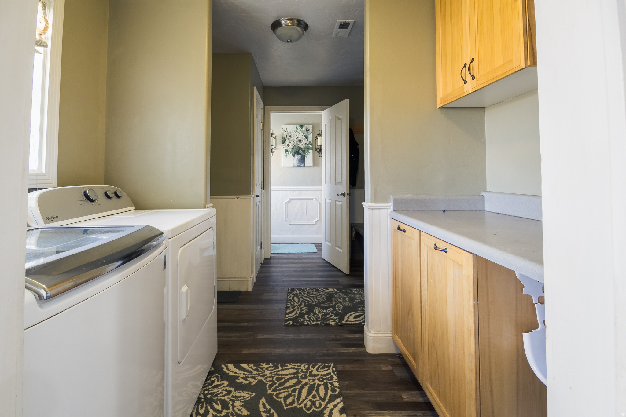 COUNTRY ROAD - Residential