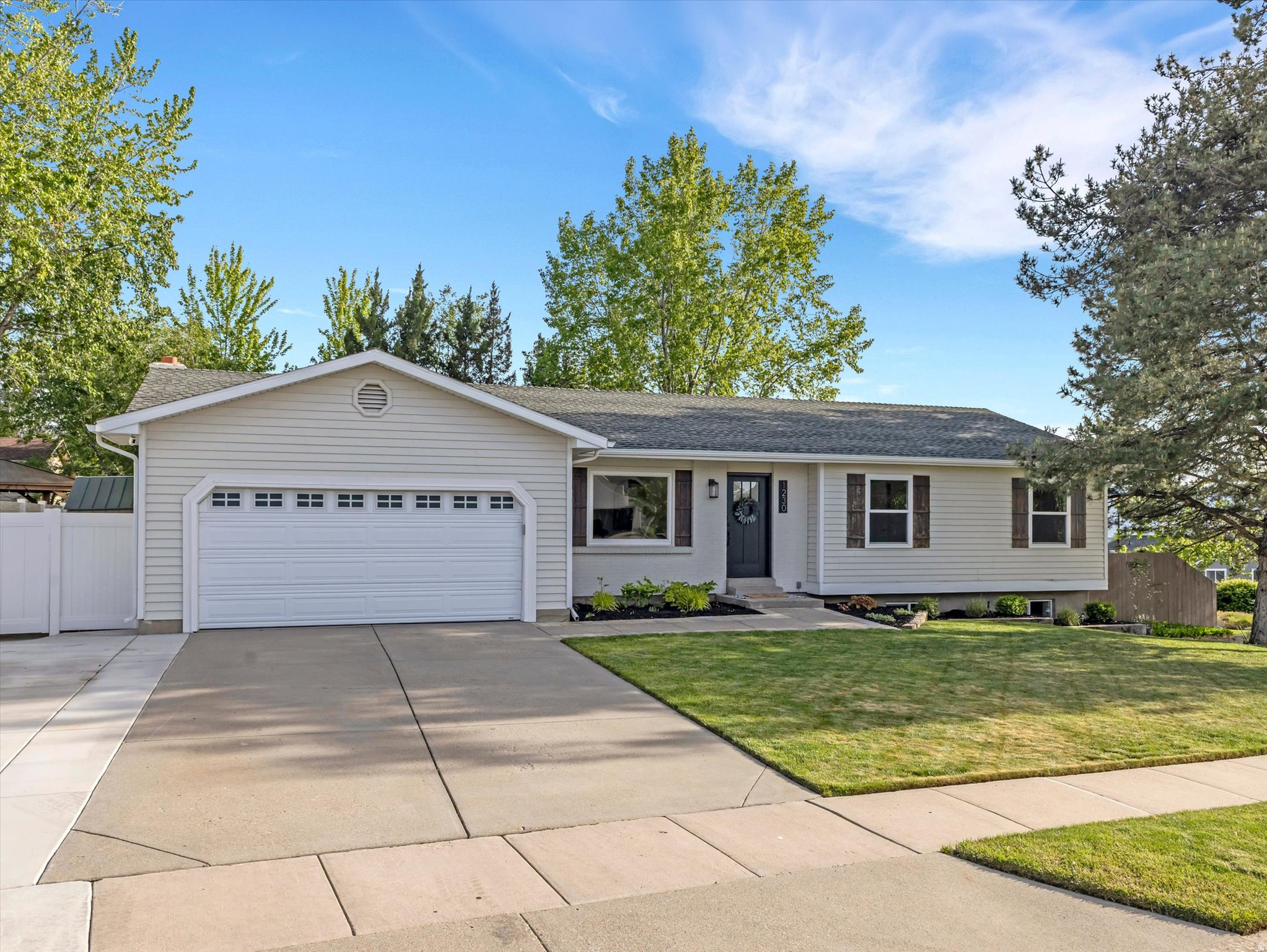 EASTRIDGE #4 - Residential