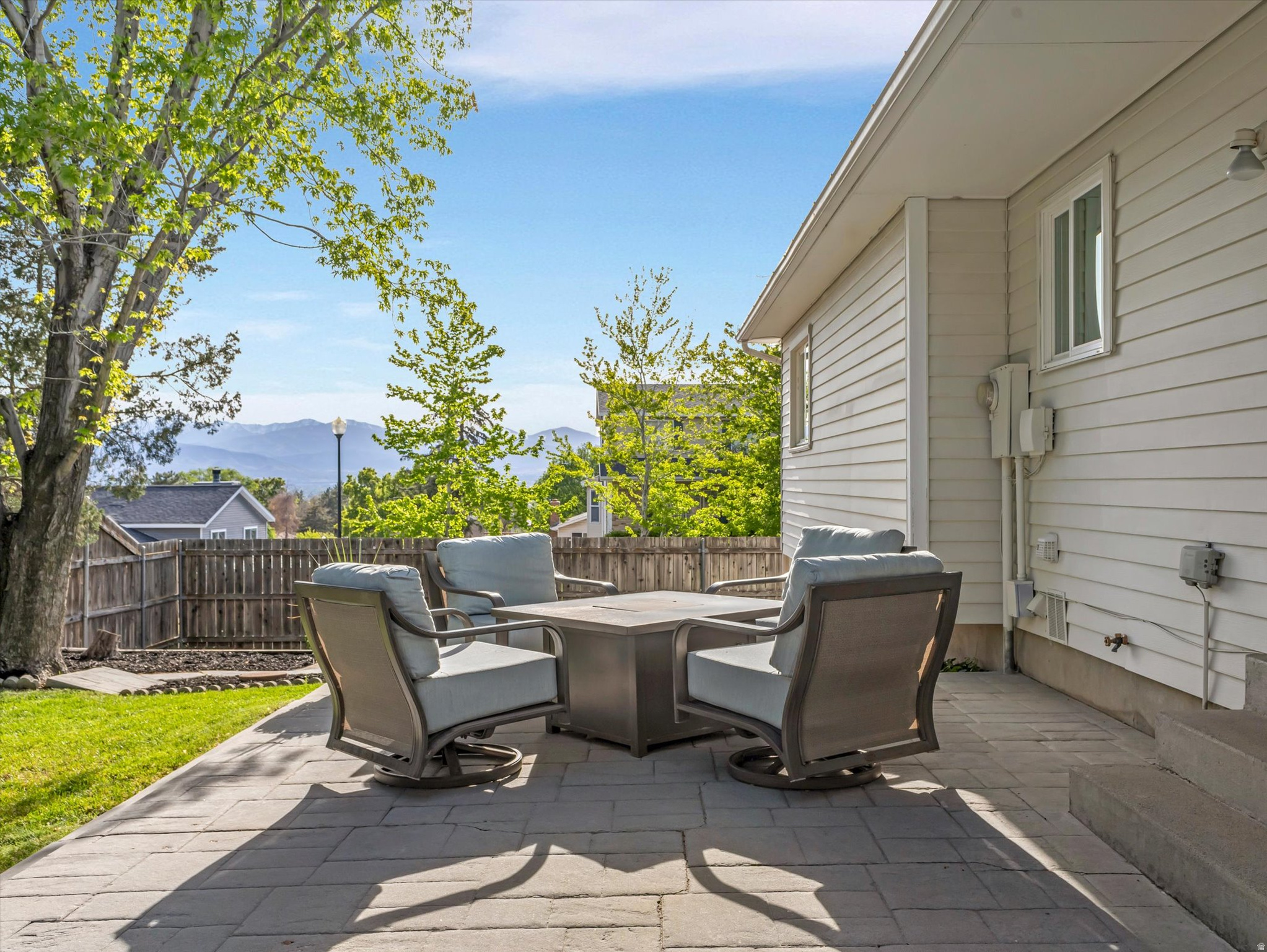 EASTRIDGE #4 - Residential