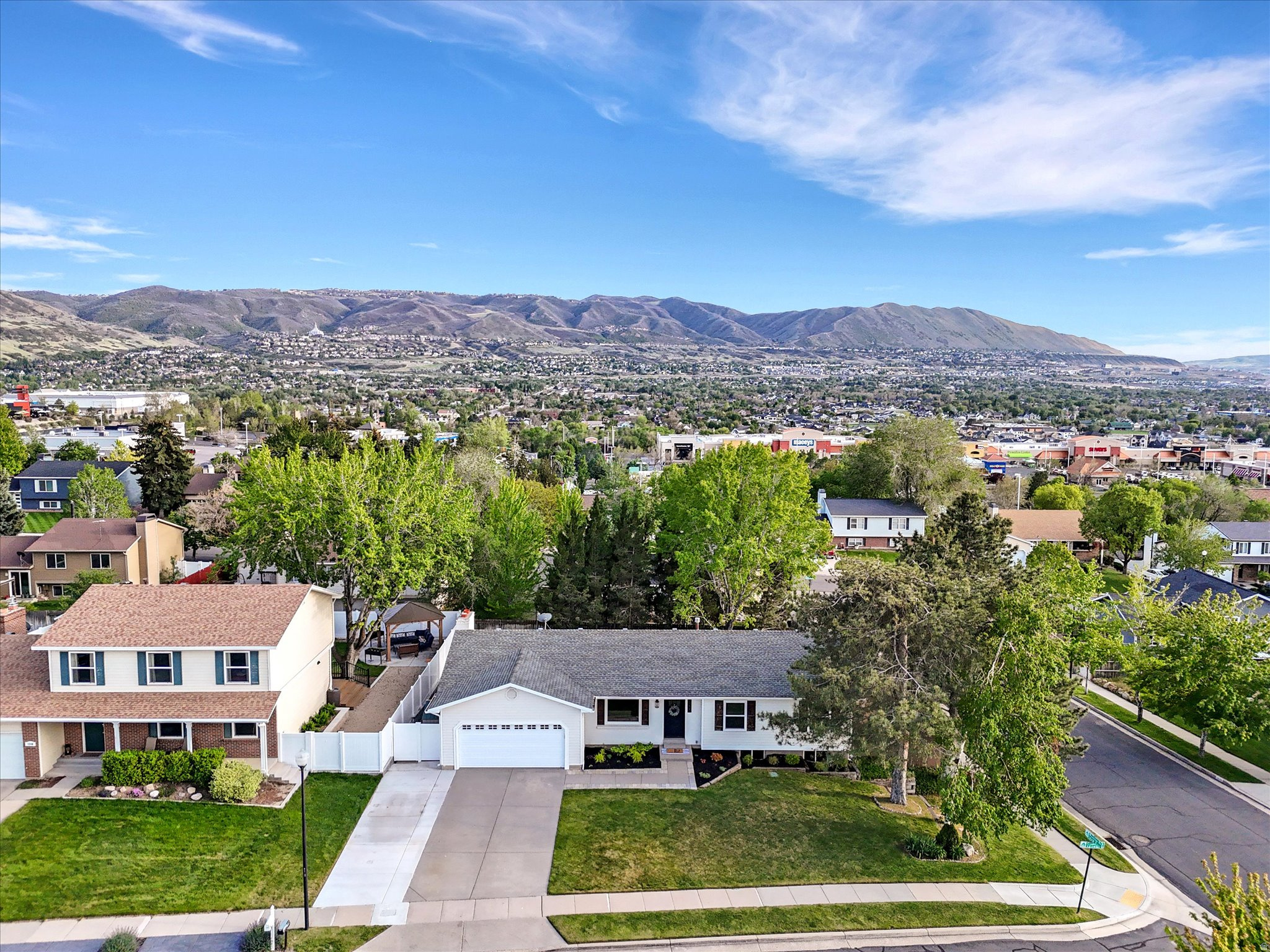 EASTRIDGE #4 - Residential