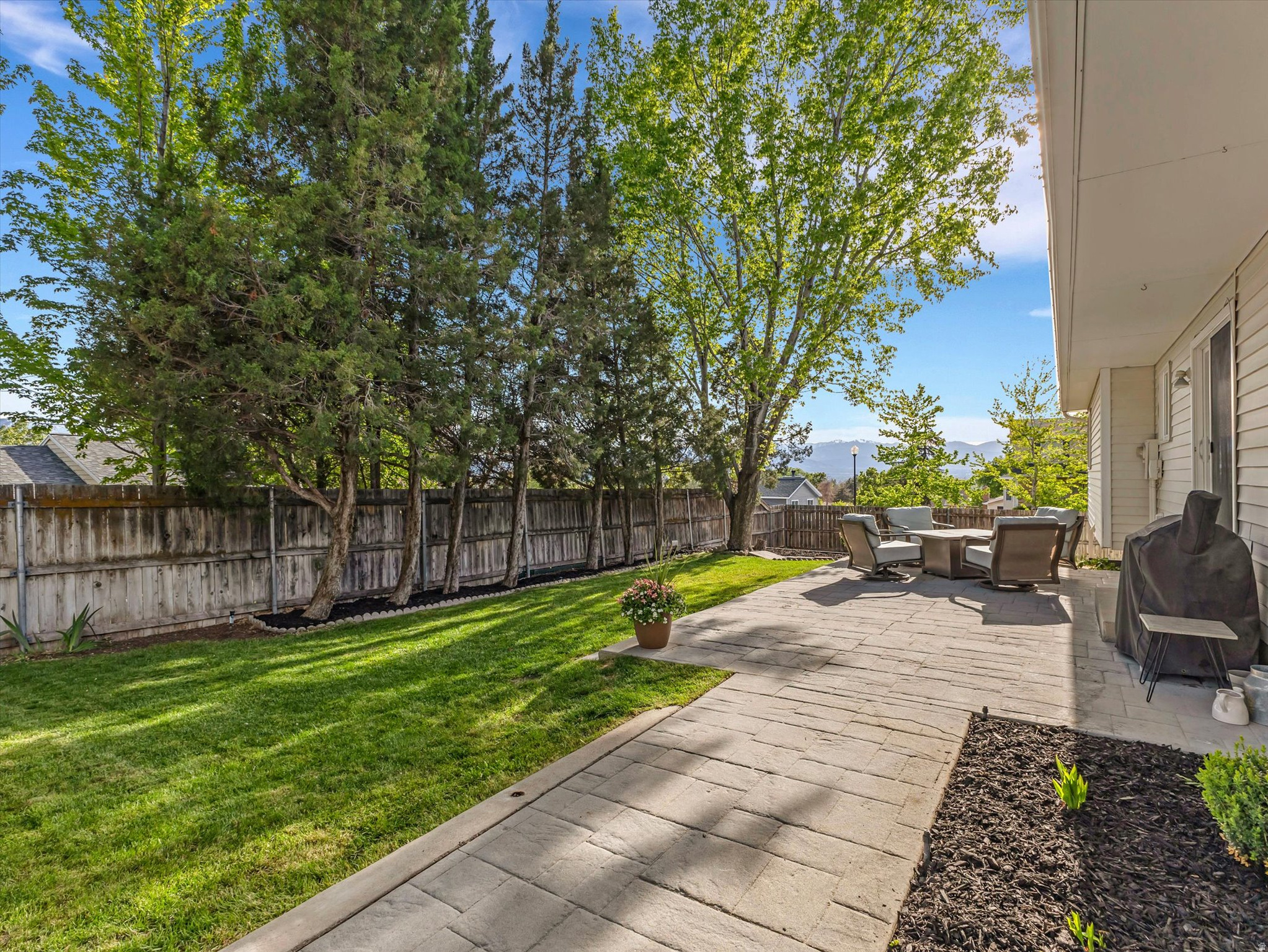 EASTRIDGE #4 - Residential
