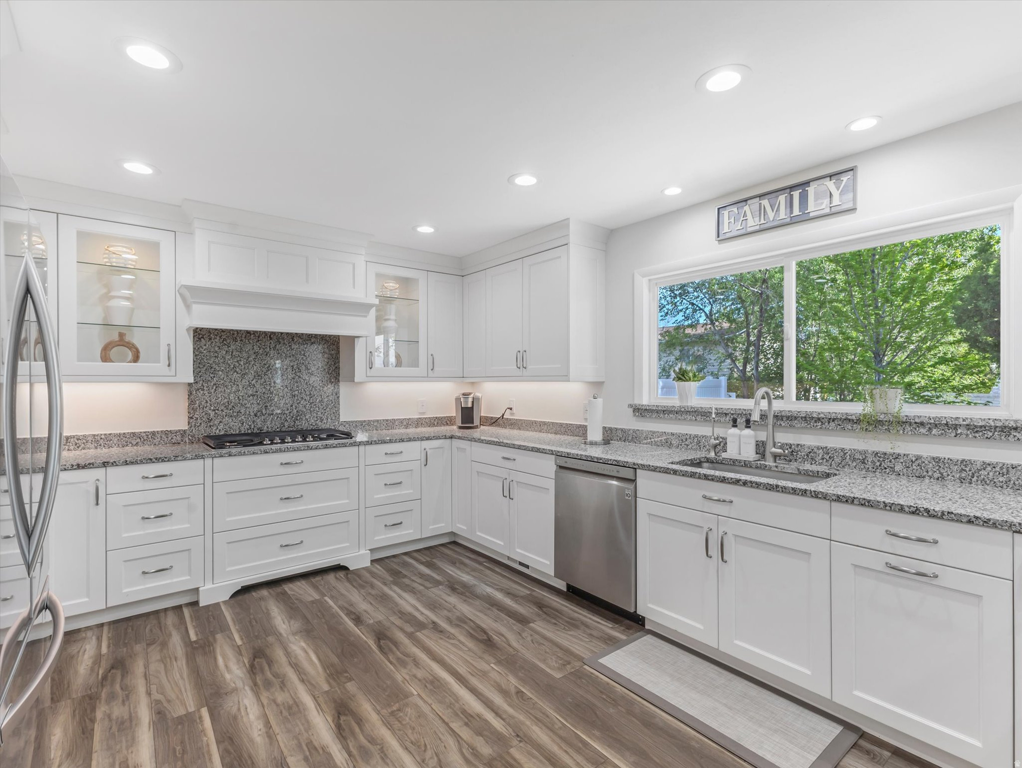 EASTRIDGE #4 - Residential