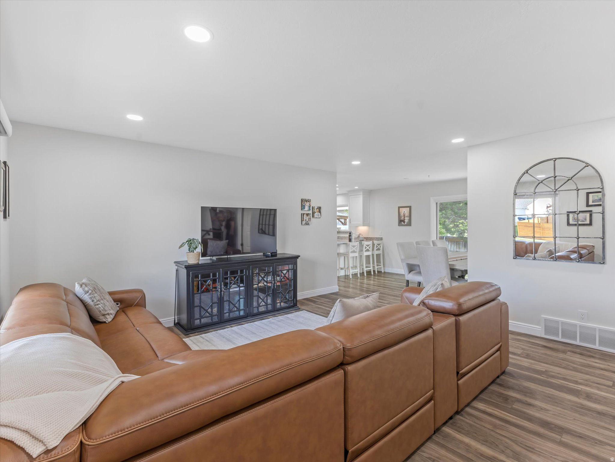 EASTRIDGE #4 - Residential