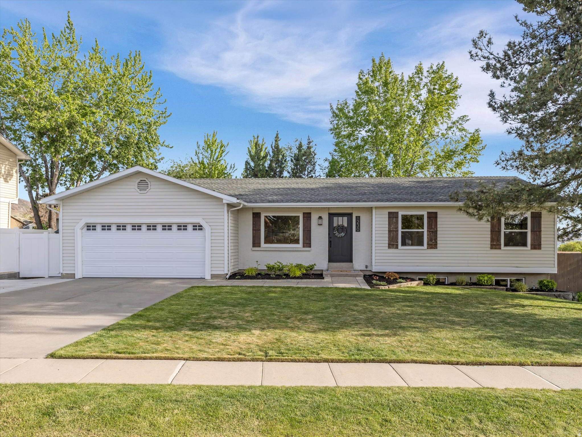 EASTRIDGE #4 - Residential