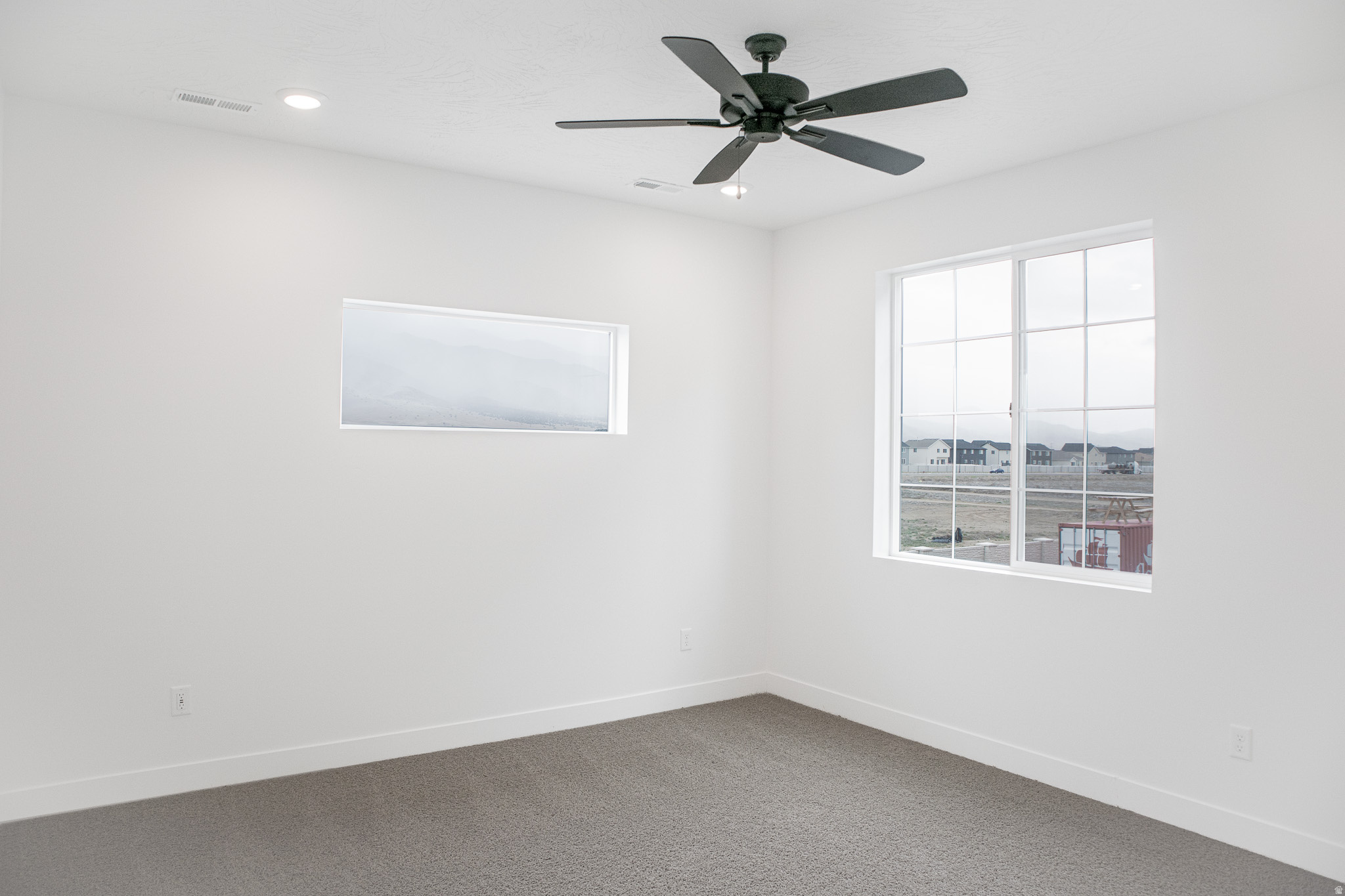 HARMONY CONDOS - Residential