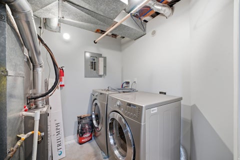 Tiny photo for 755 BARLOW ST N, Clearfield, UT 84015 (MLS # 2181118)