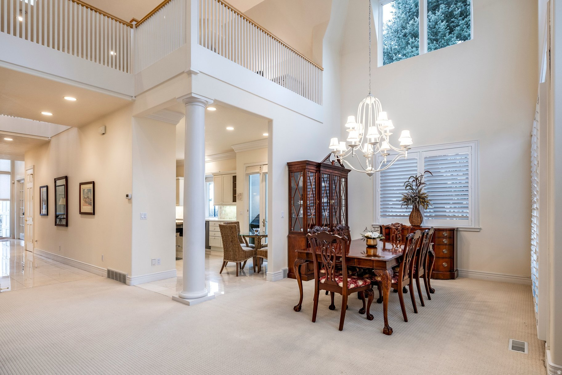 CHATEAX ON THE GREEN - Residential