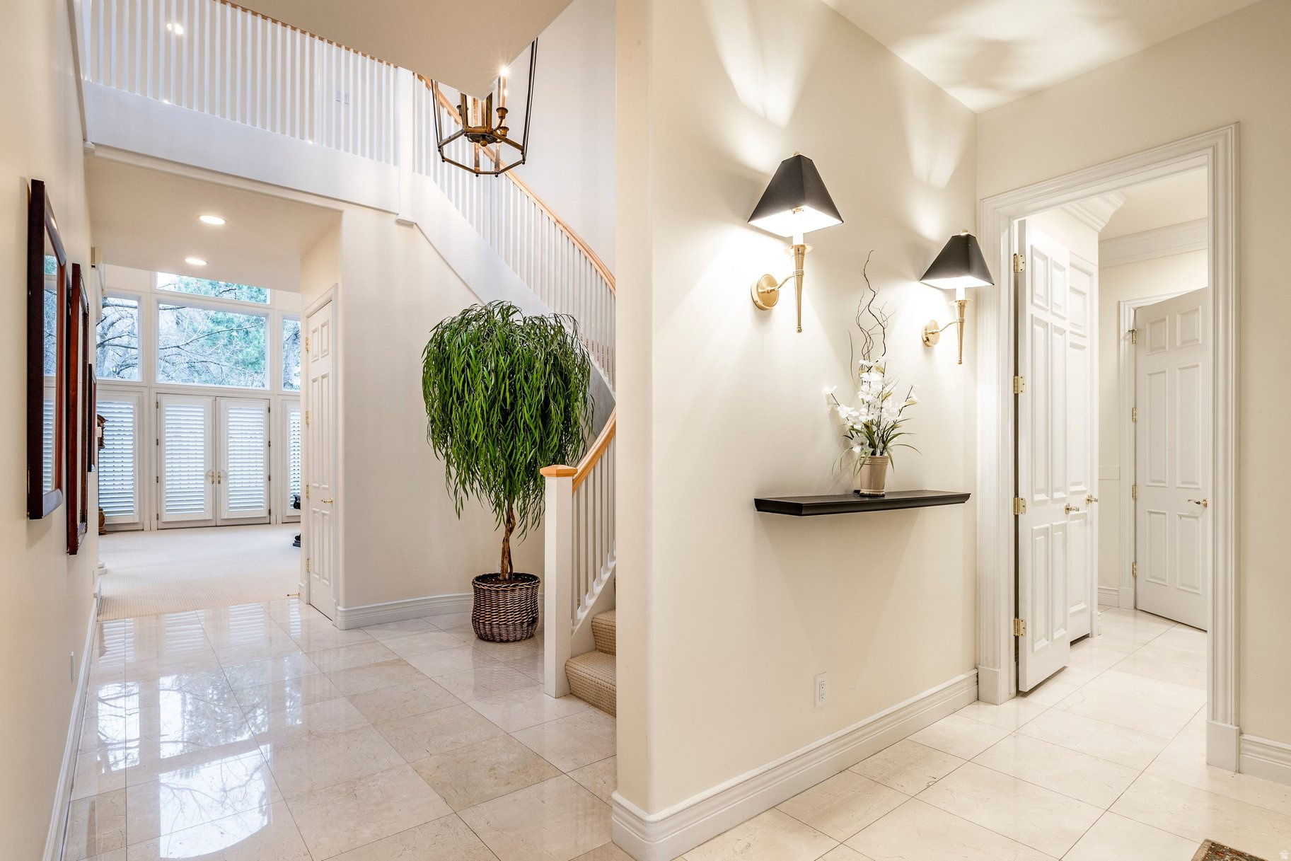 CHATEAX ON THE GREEN - Residential