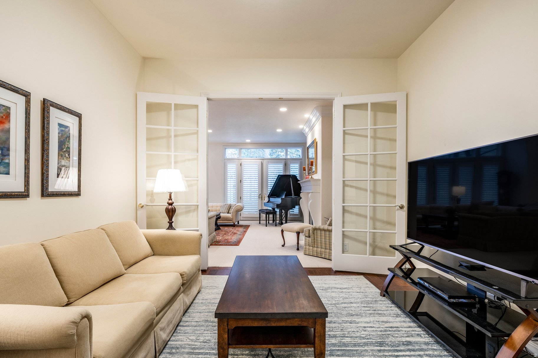 CHATEAX ON THE GREEN - Residential