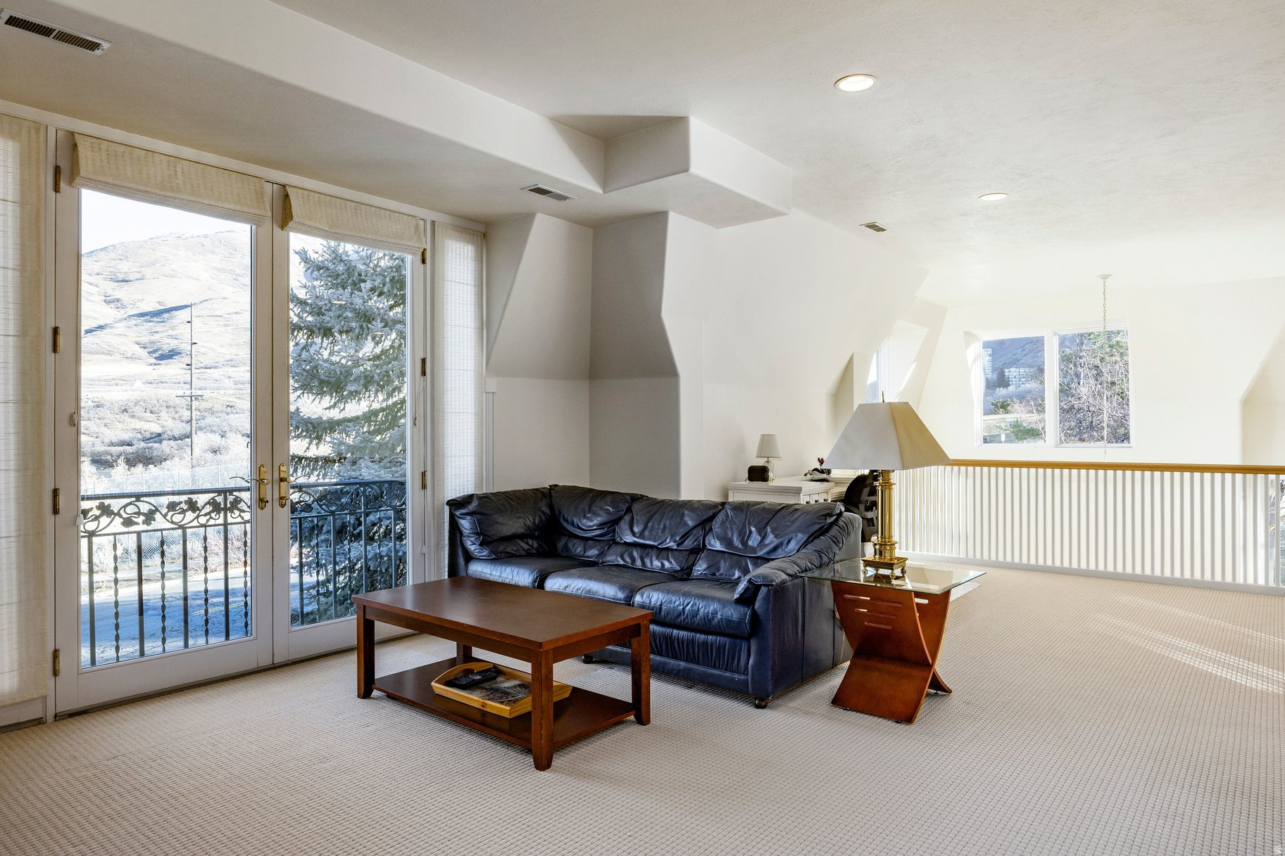 CHATEAX ON THE GREEN - Residential