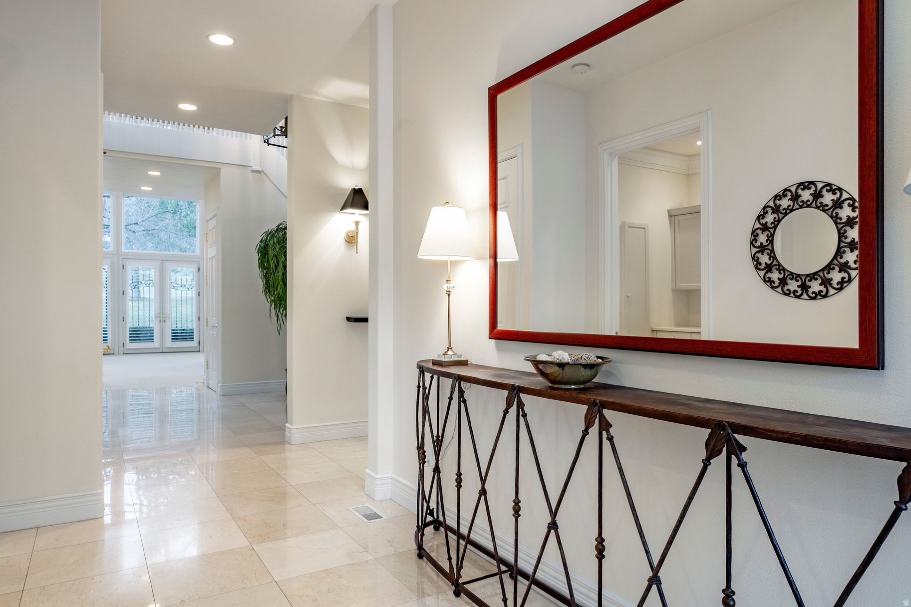 CHATEAX ON THE GREEN - Residential