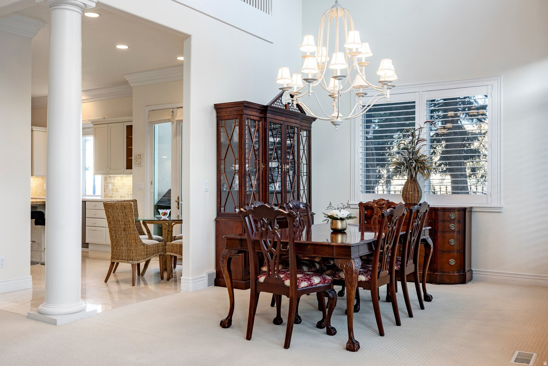 CHATEAX ON THE GREEN - Residential