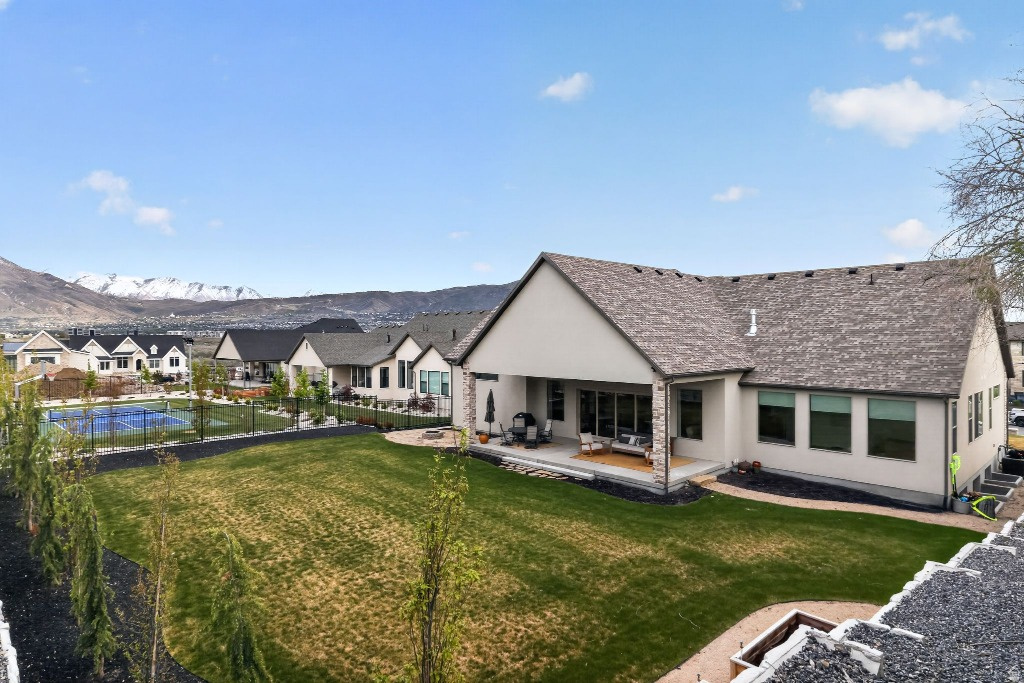 RIVER RIDGE - Residential