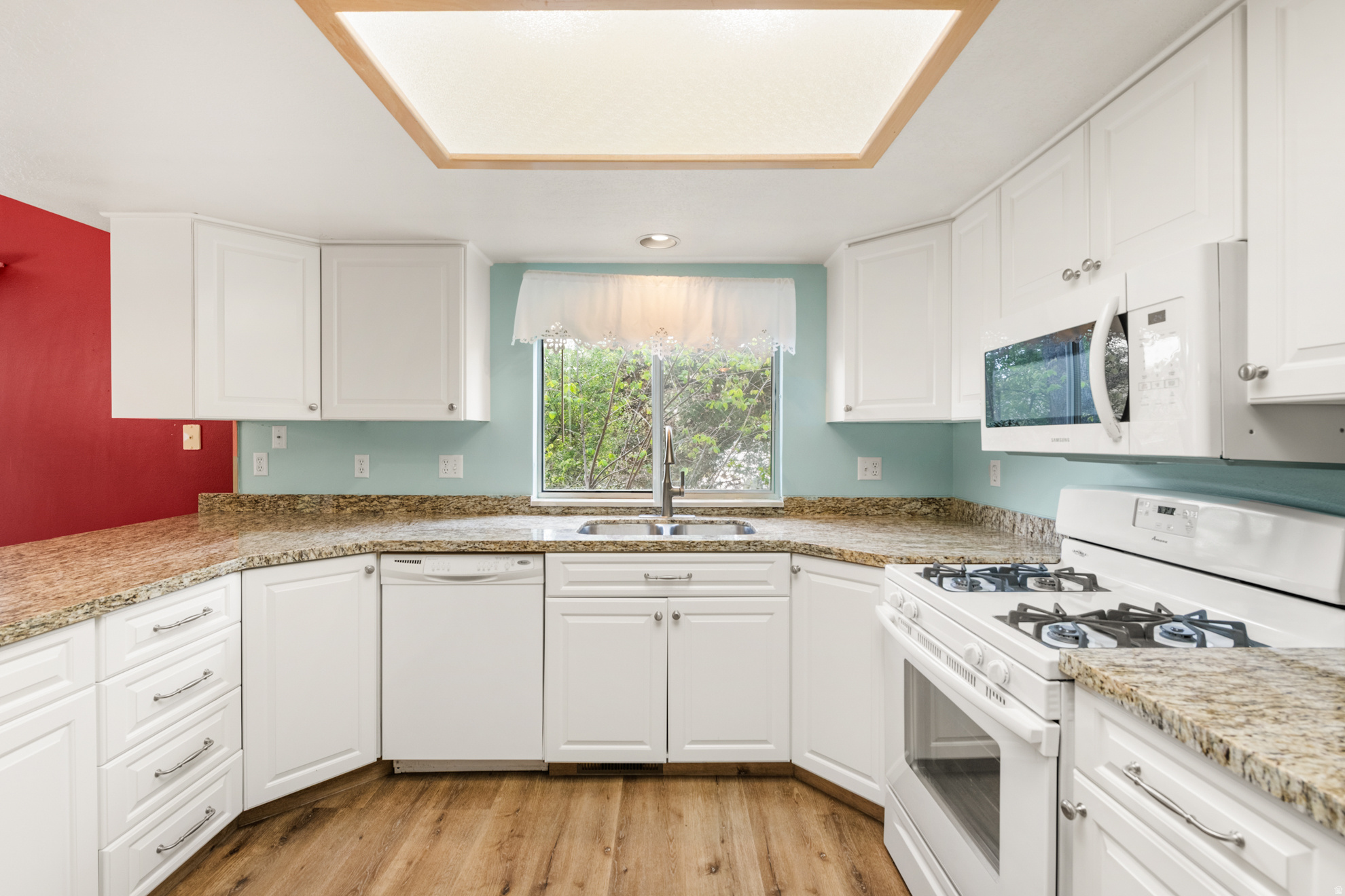 HIDDEN VALLEY COUNTRY CLUB ESTATES - Residential