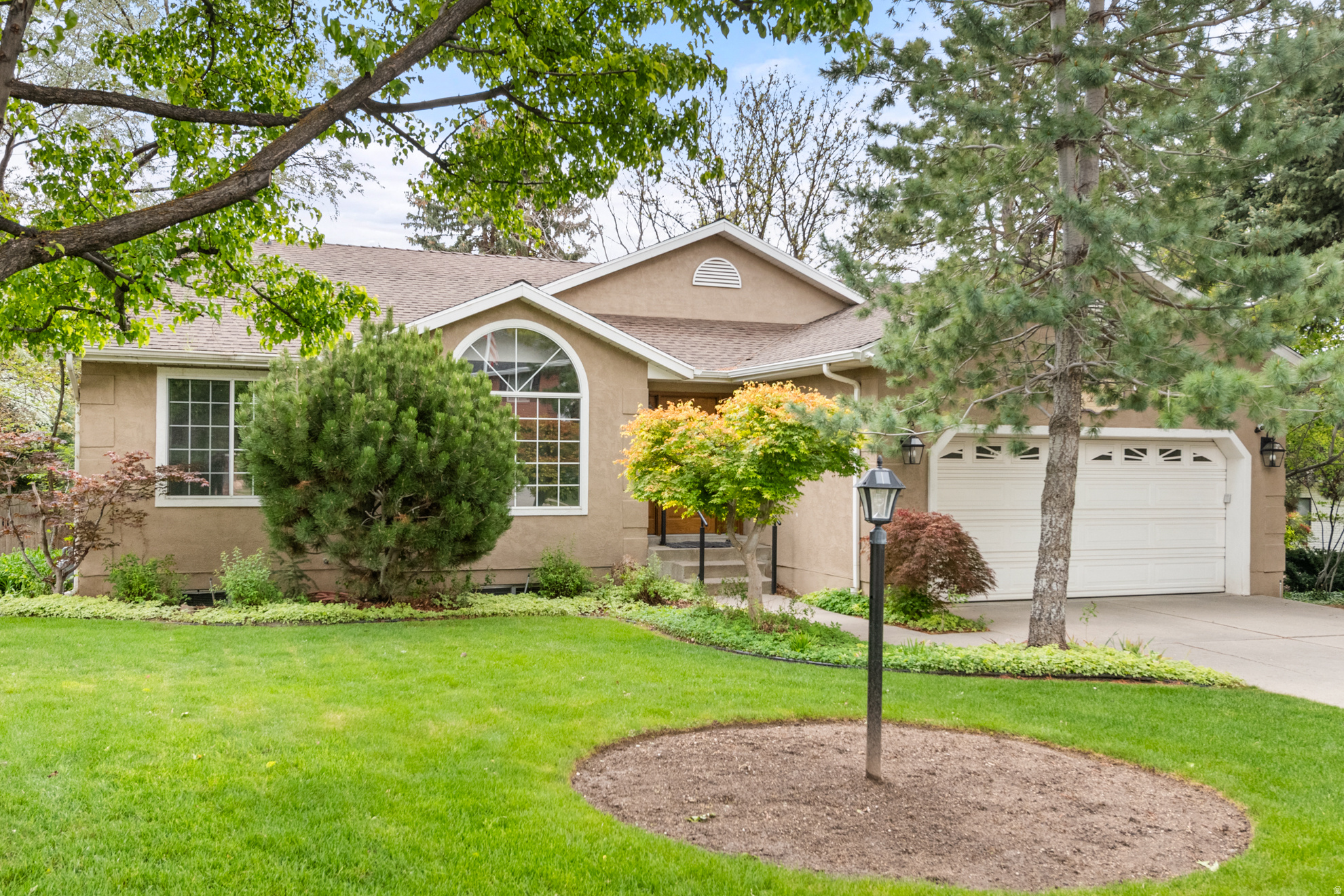 HIDDEN VALLEY COUNTRY CLUB ESTATES - Residential
