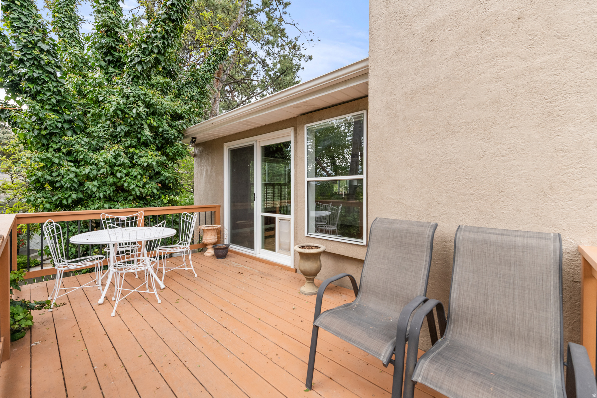 HIDDEN VALLEY COUNTRY CLUB ESTATES - Residential