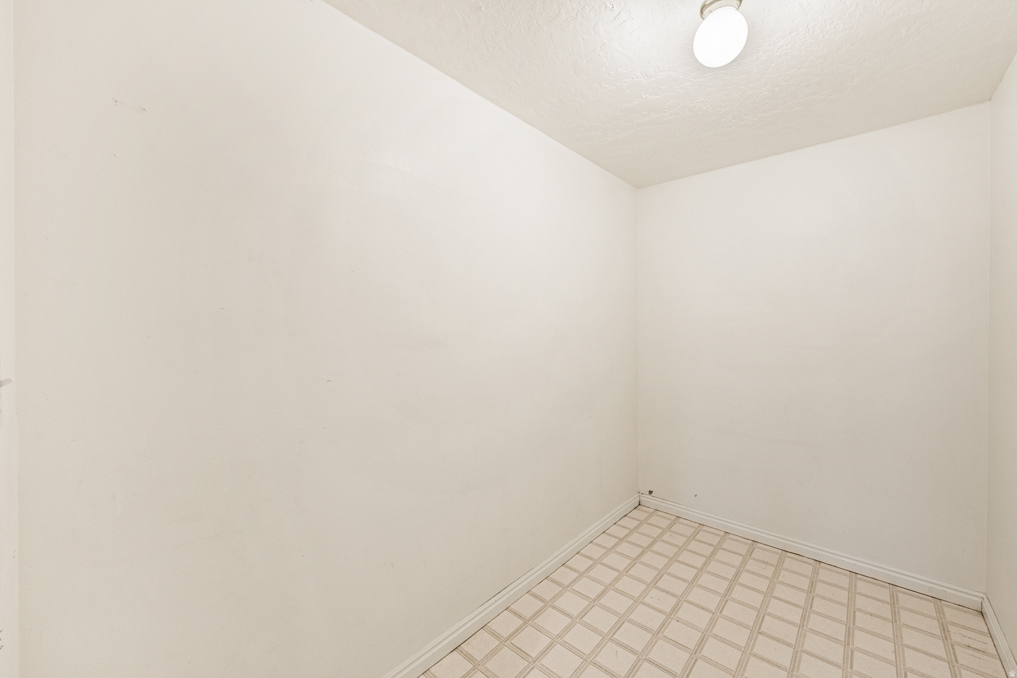 HIDDEN VALLEY COUNTRY CLUB ESTATES - Residential