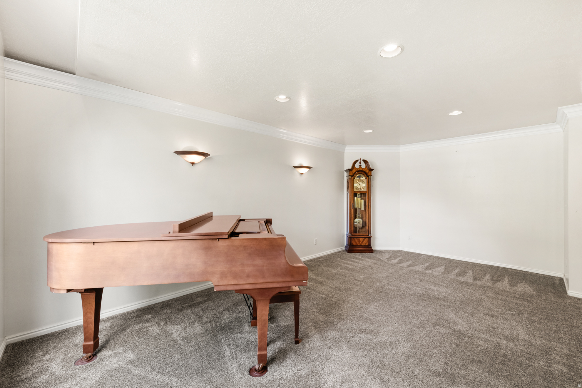 HIDDEN VALLEY COUNTRY CLUB ESTATES - Residential
