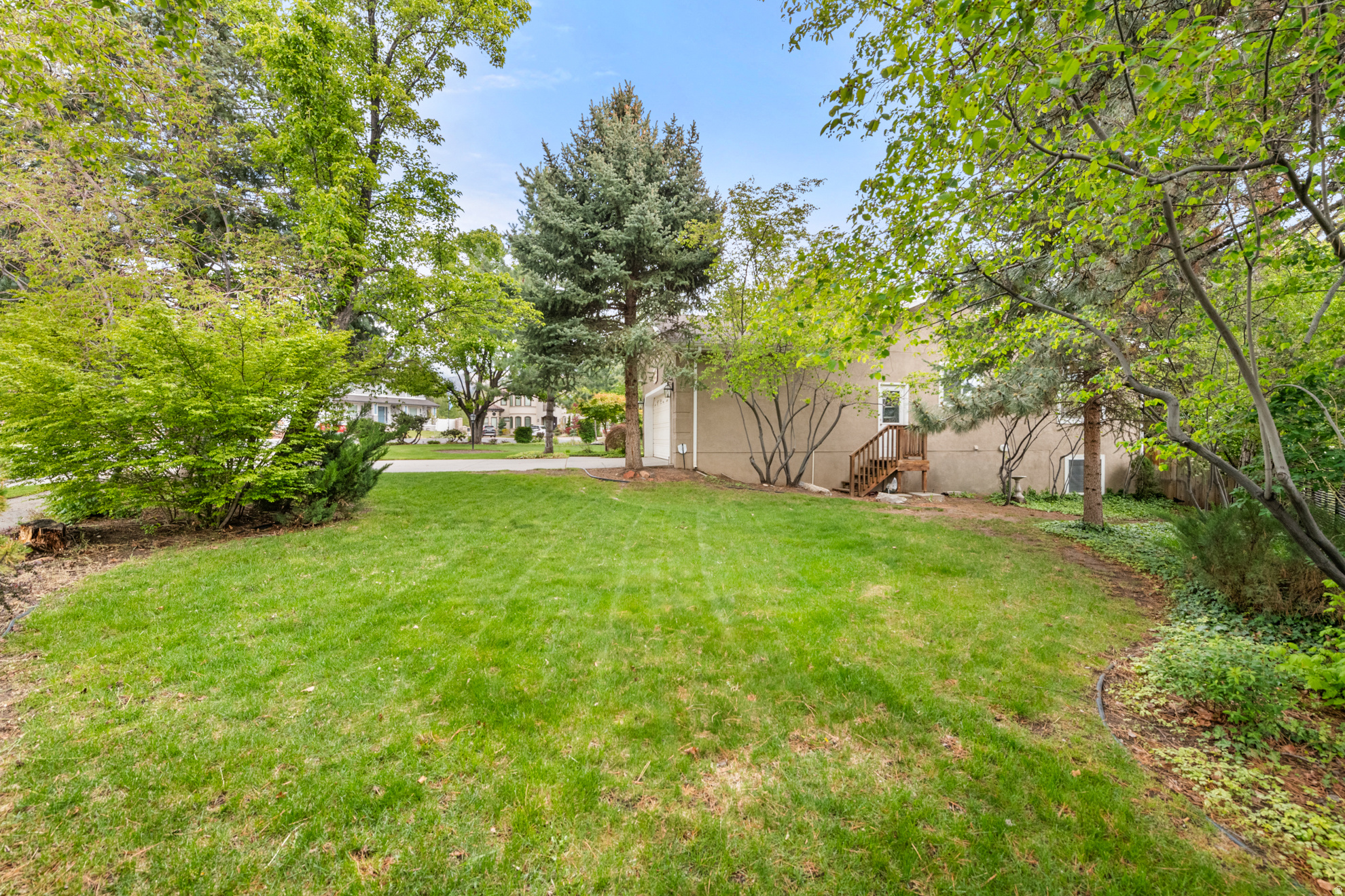 HIDDEN VALLEY COUNTRY CLUB ESTATES - Residential
