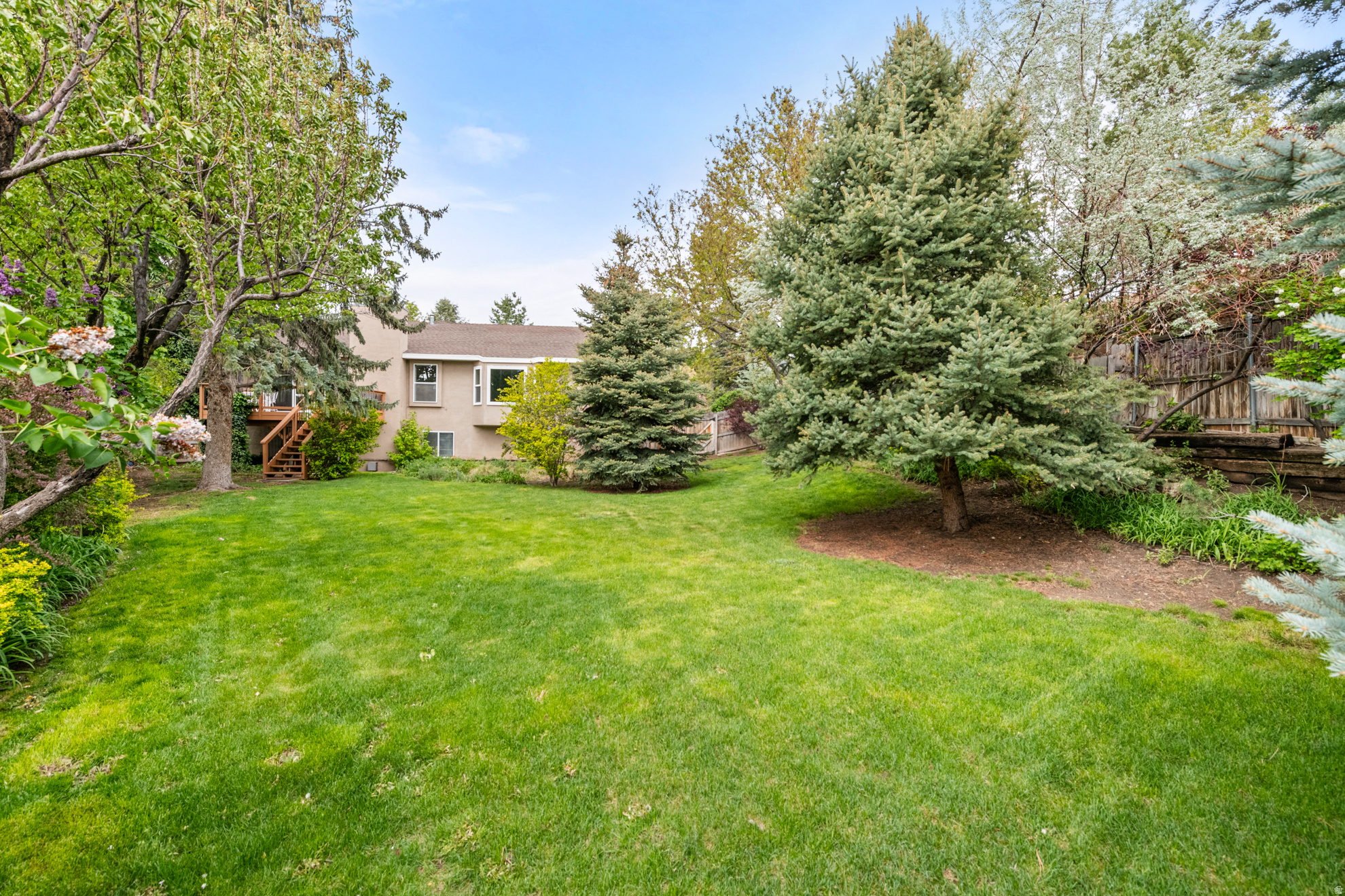 HIDDEN VALLEY COUNTRY CLUB ESTATES - Residential