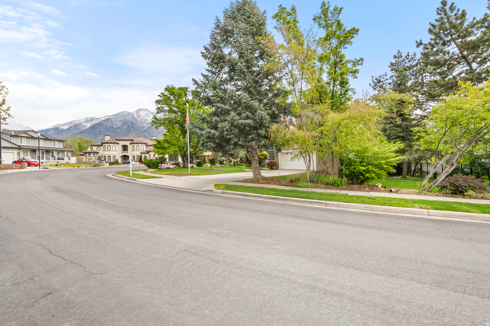 HIDDEN VALLEY COUNTRY CLUB ESTATES - Residential