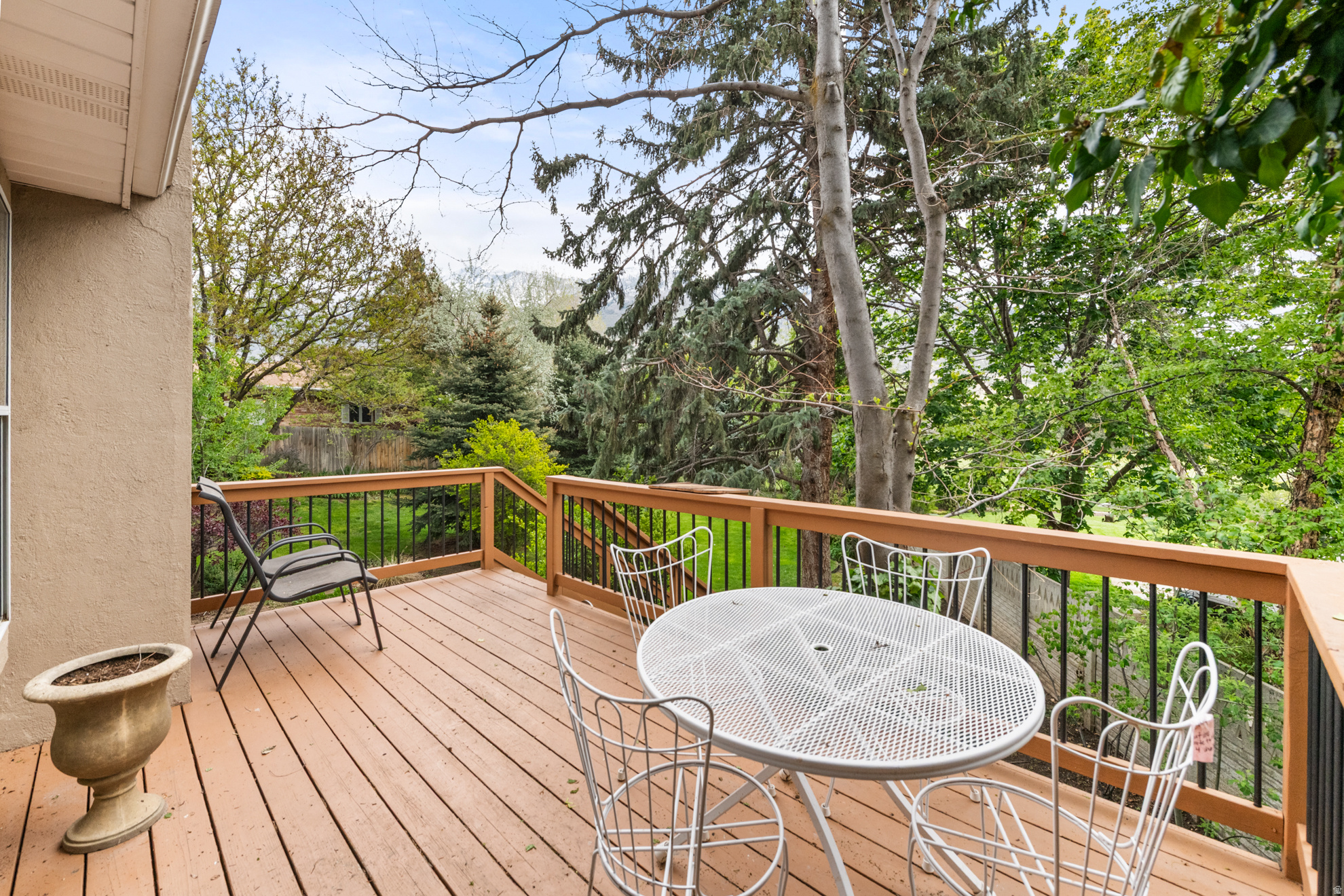 HIDDEN VALLEY COUNTRY CLUB ESTATES - Residential