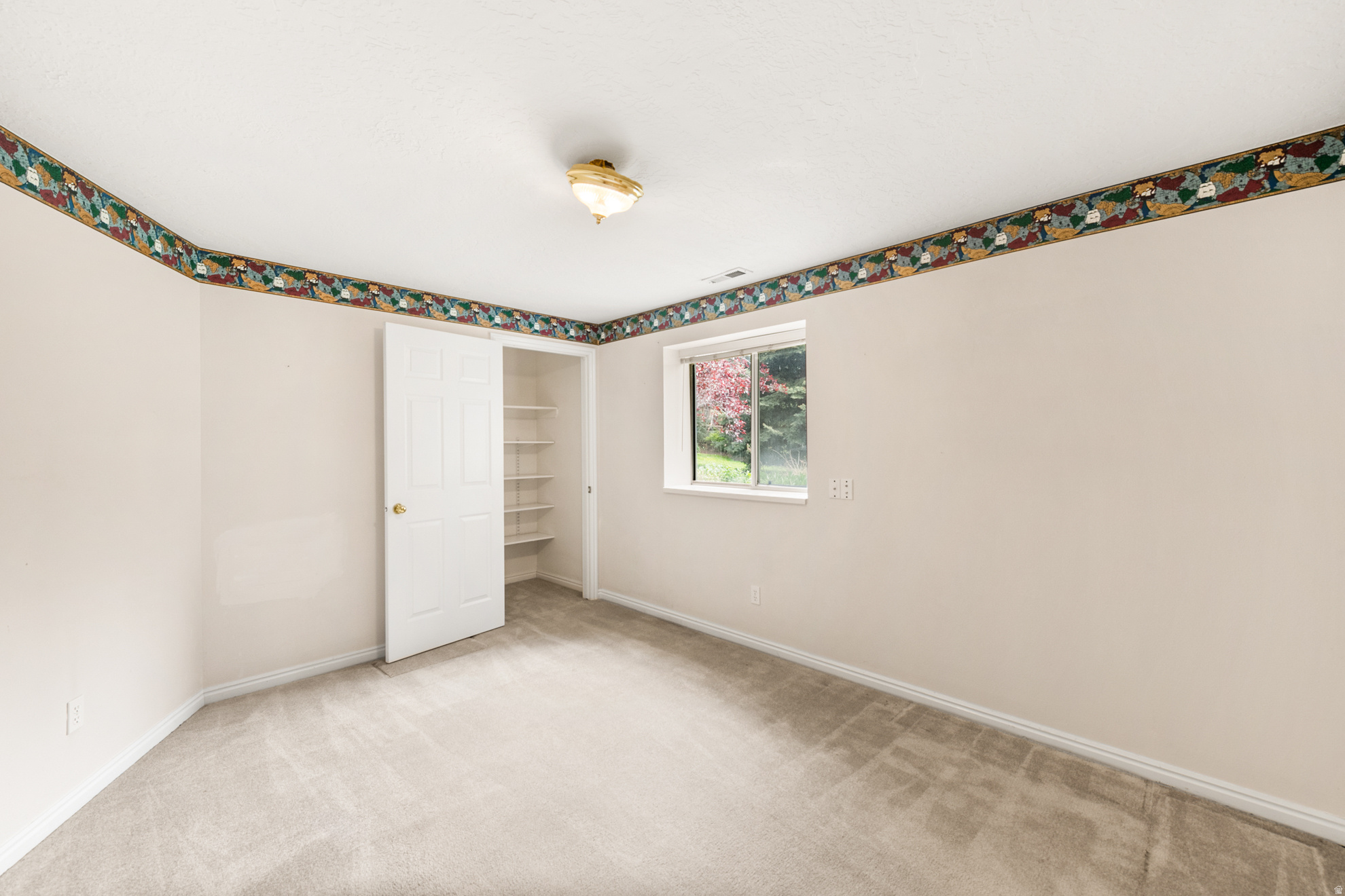 HIDDEN VALLEY COUNTRY CLUB ESTATES - Residential