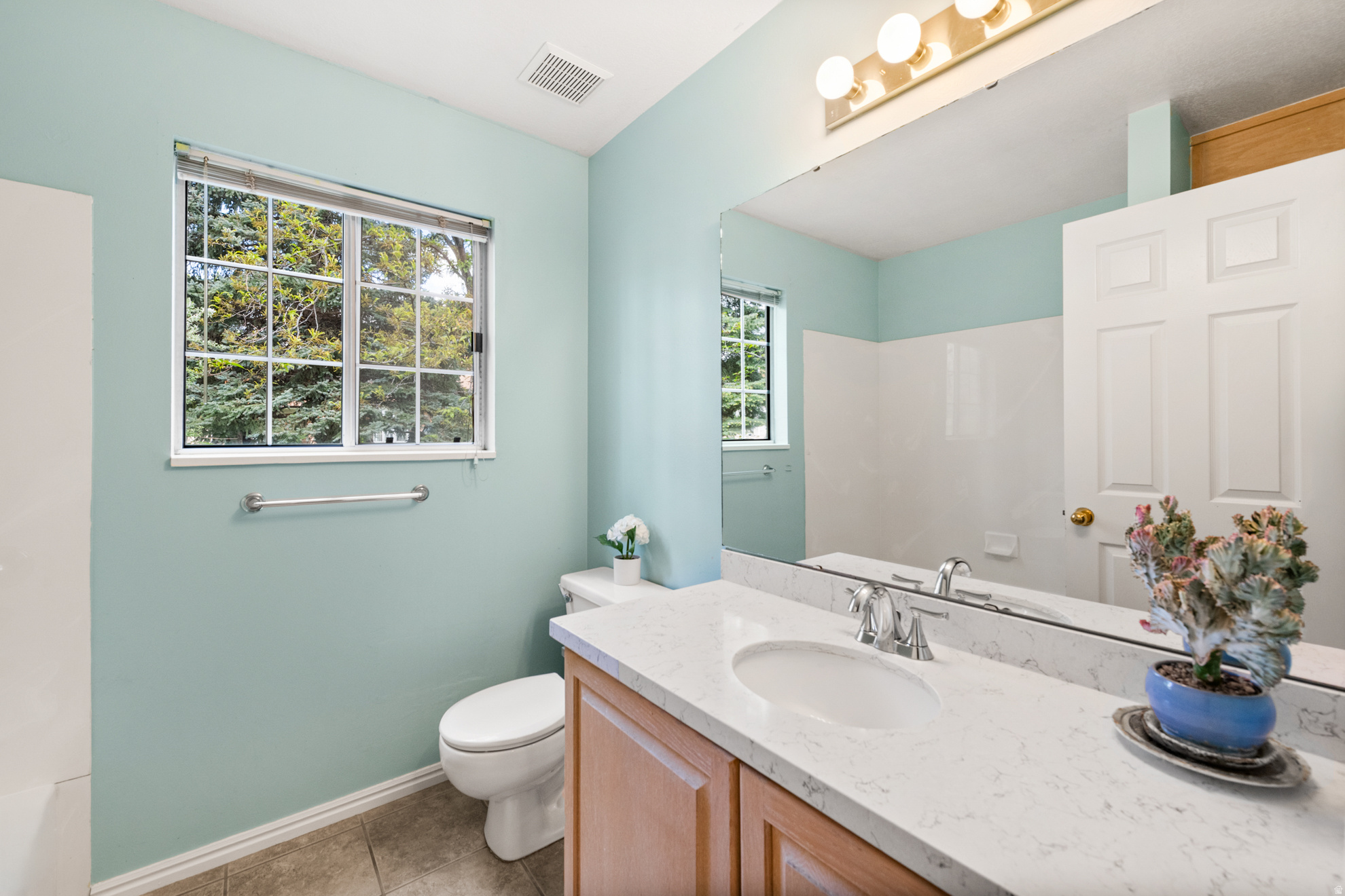 HIDDEN VALLEY COUNTRY CLUB ESTATES - Residential