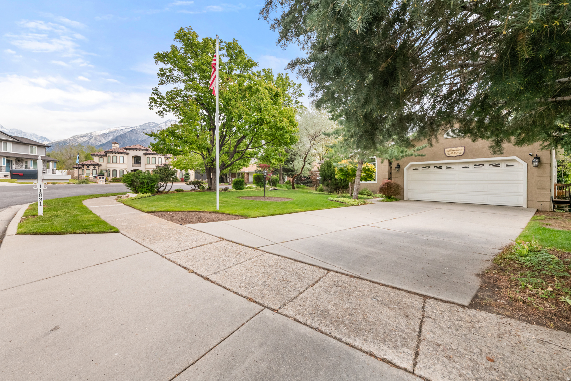 HIDDEN VALLEY COUNTRY CLUB ESTATES - Residential