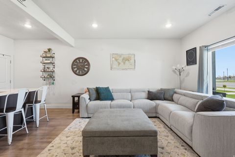 Tiny photo for 1555 E 320 S, Hyrum, UT 84319 (MLS # 2152196)