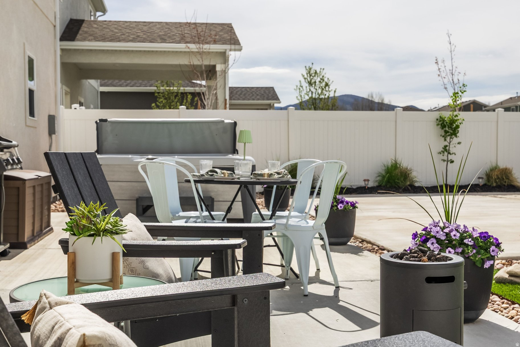 BROOKSIDE - Residential