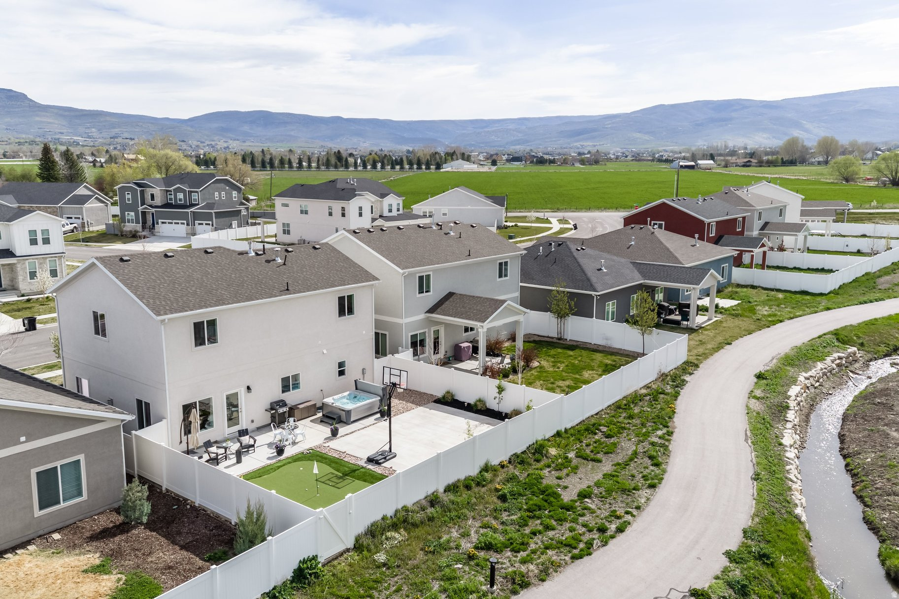 BROOKSIDE - Residential