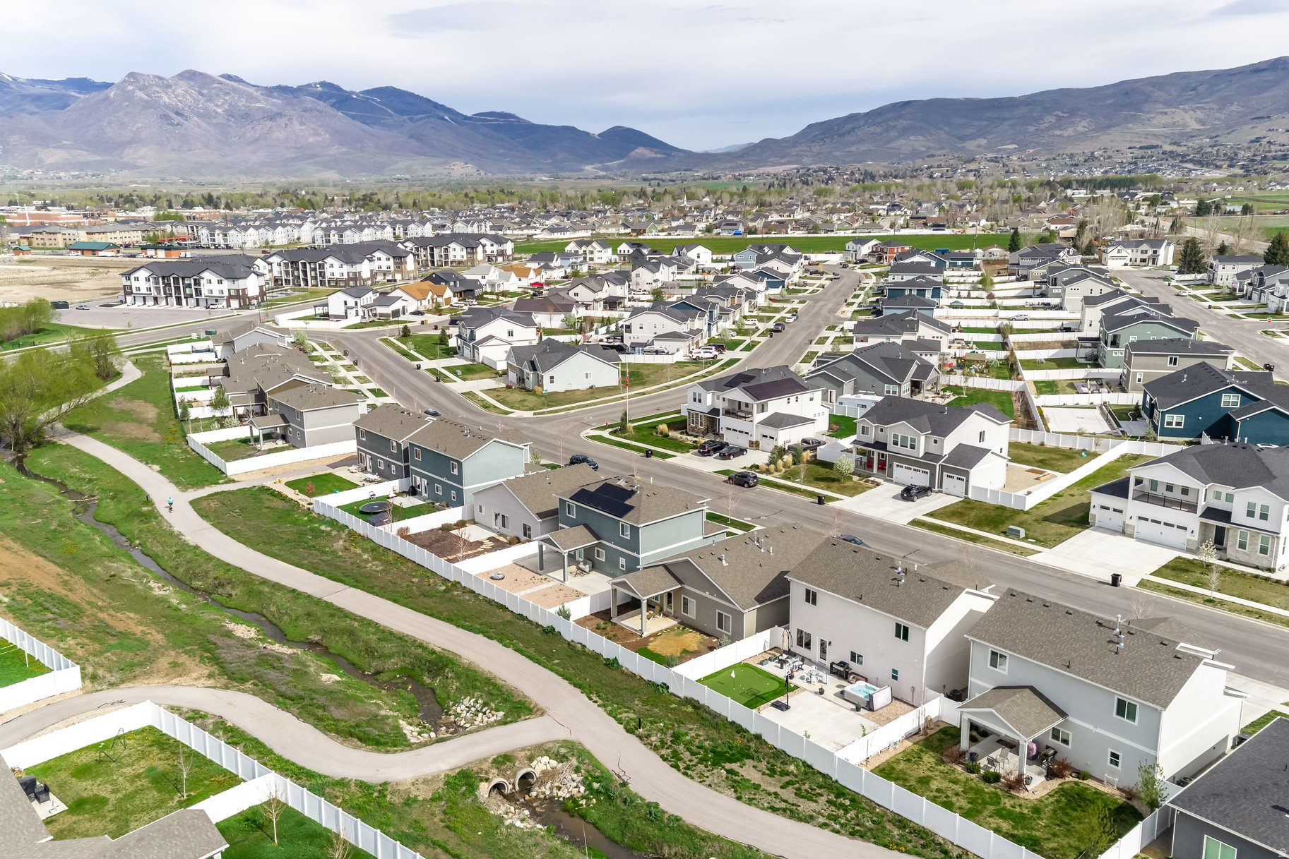 BROOKSIDE - Residential