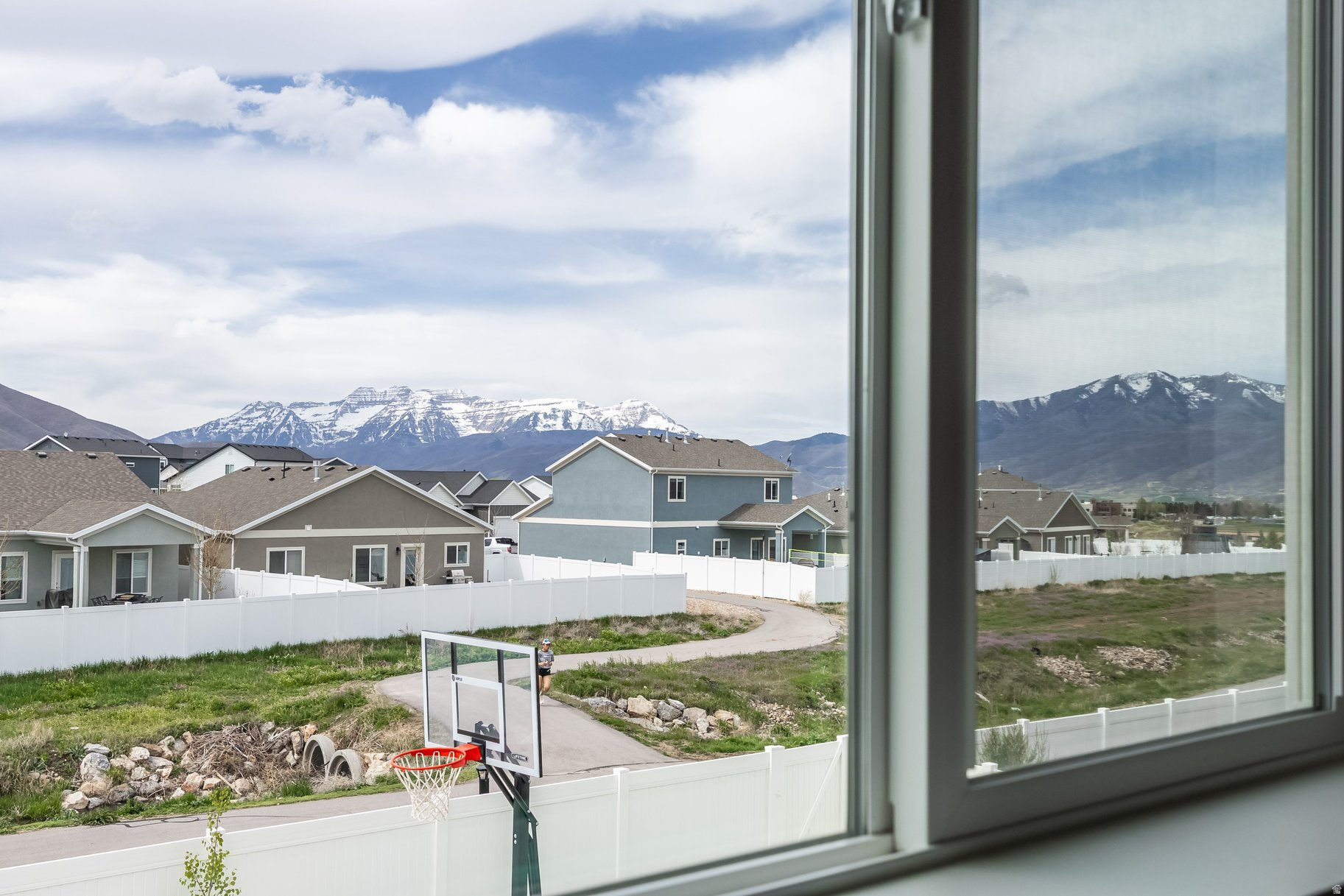 BROOKSIDE - Residential