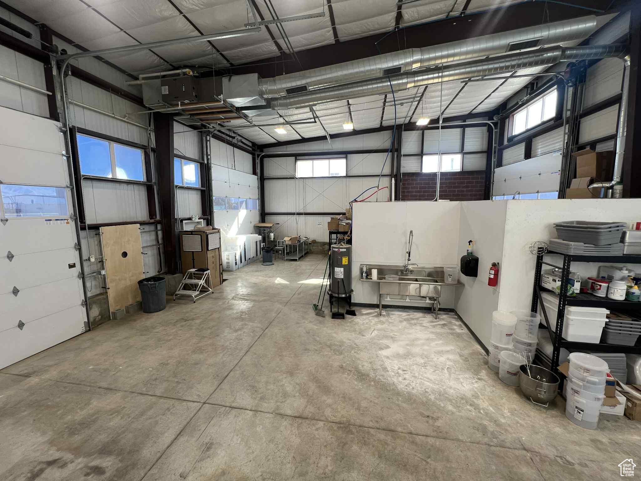 OGDEN INDUSTRIAL PARK - Commercial Lease