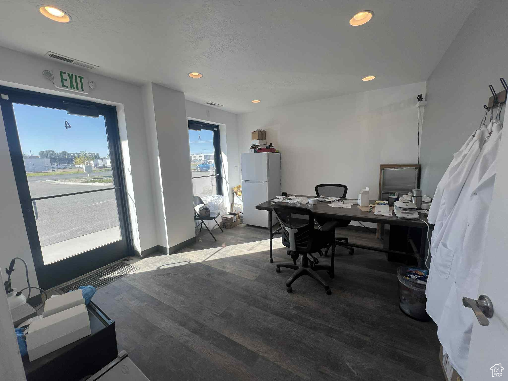 OGDEN INDUSTRIAL PARK - Commercial Lease