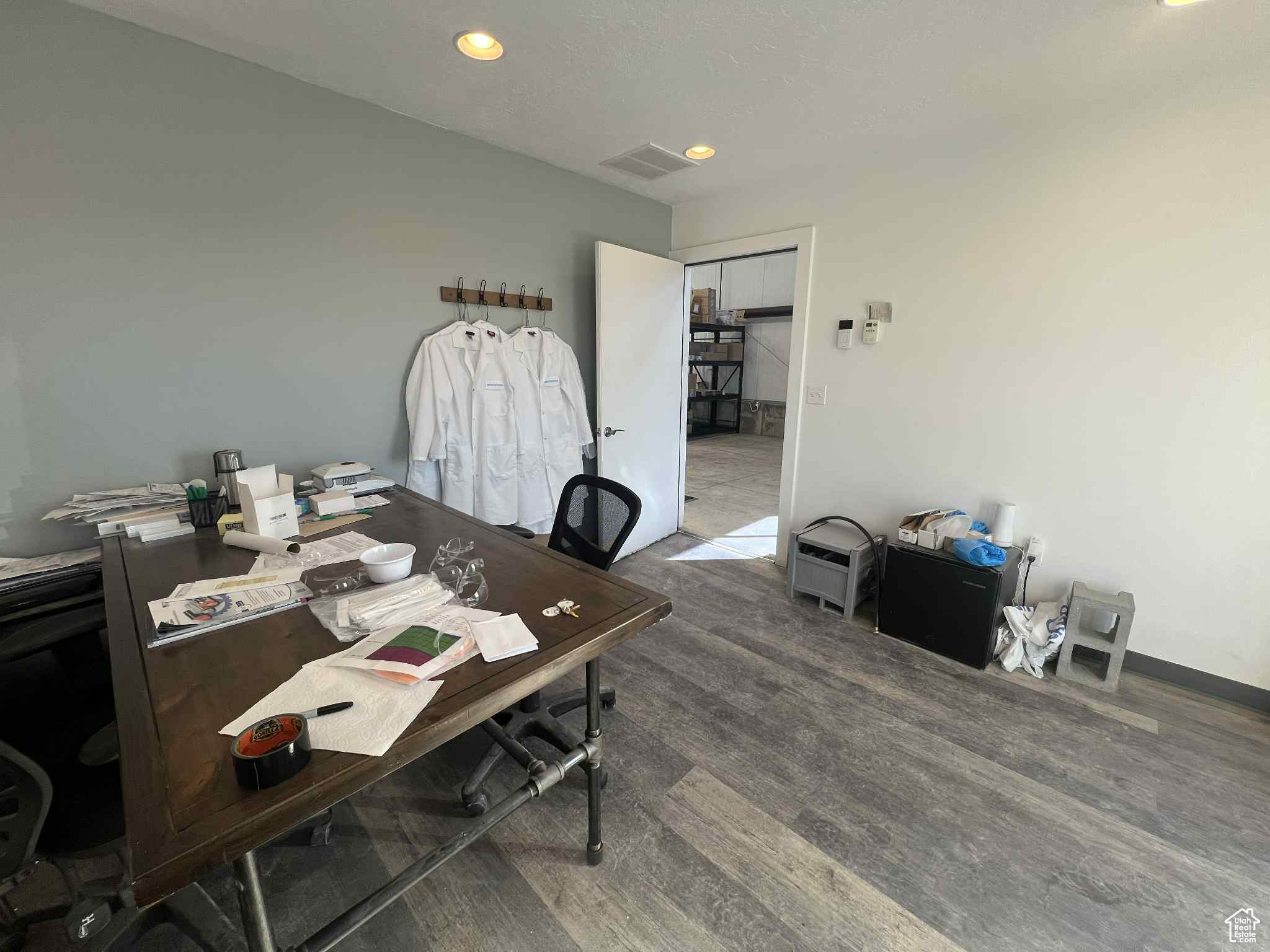 OGDEN INDUSTRIAL PARK - Commercial Lease