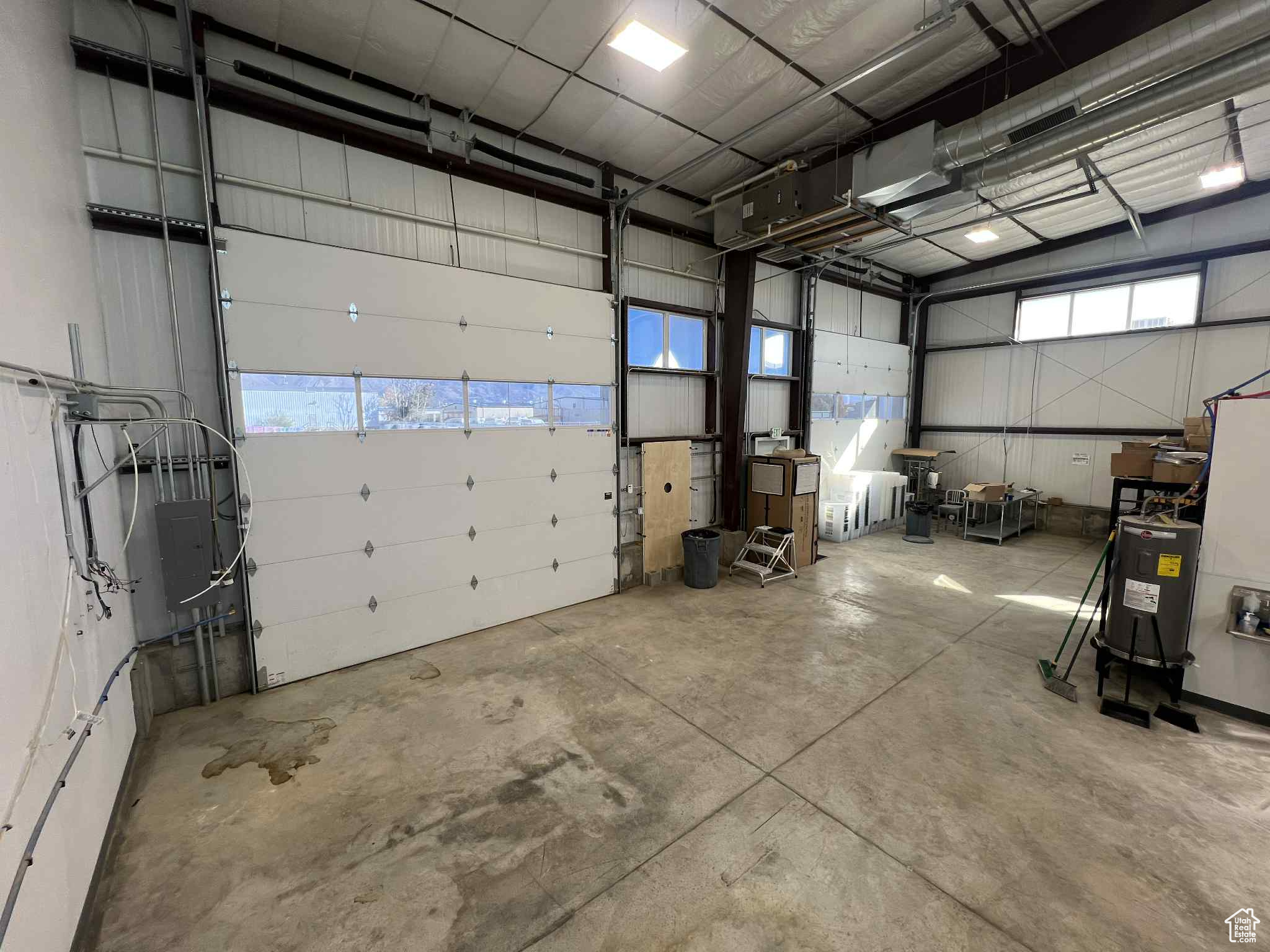 OGDEN INDUSTRIAL PARK - Commercial Lease