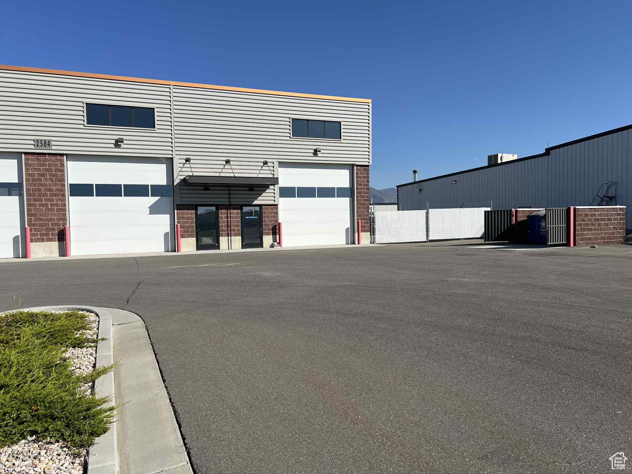 OGDEN INDUSTRIAL PARK - Commercial Lease
