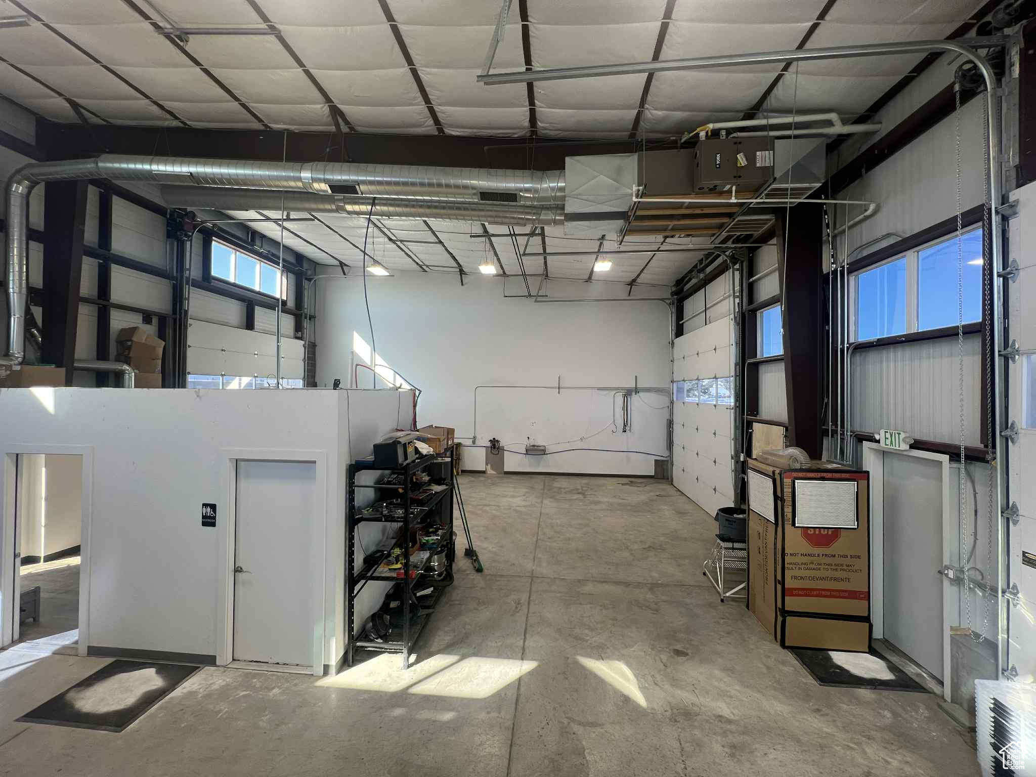 OGDEN INDUSTRIAL PARK - Commercial Lease