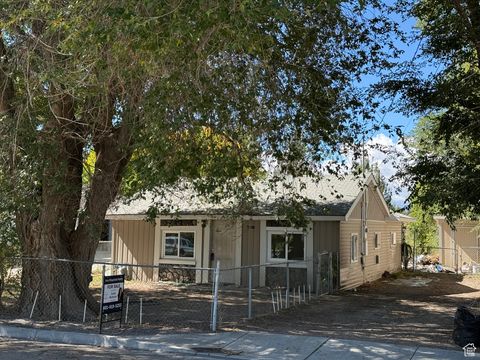 Homes For Sale - 140 S 600<br/> Wellington, UT 84542