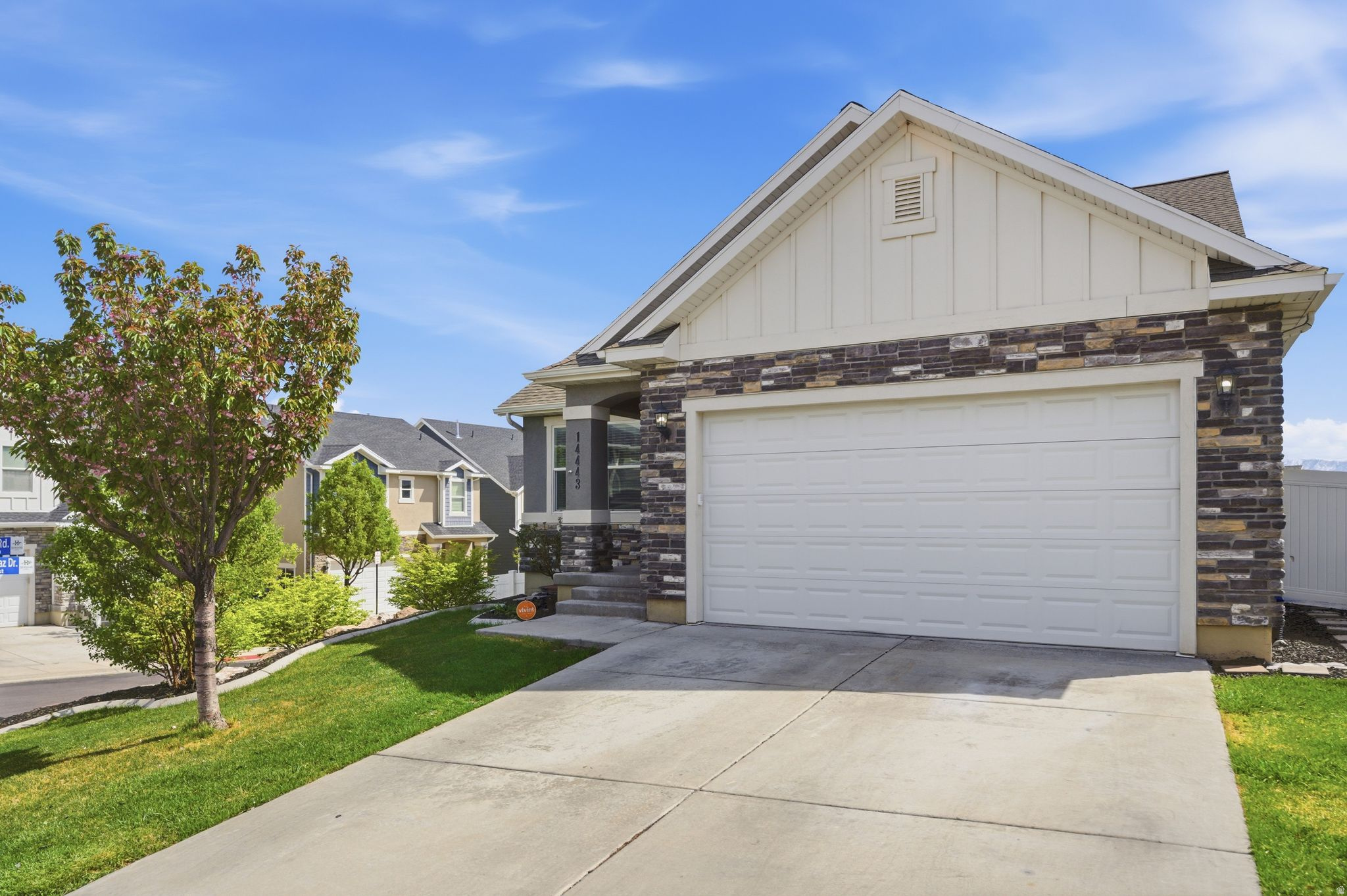 MTN HEIGHTS @ ROSECREST - Residential