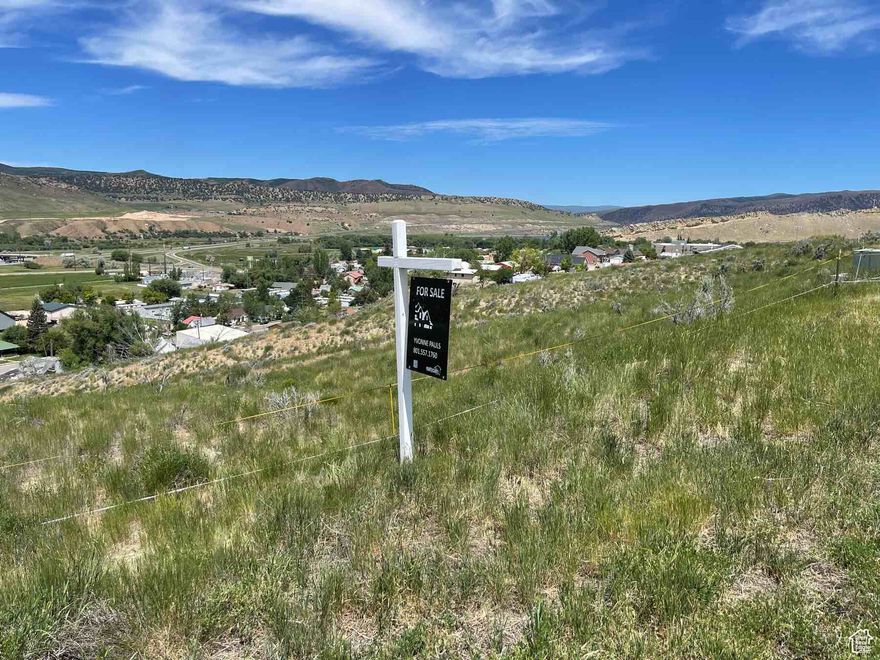 Walker View Estates 4.16 acre lot with medium slope and views of mountains and valley. This sprawling parcel is ideal for your dream home in this beautiful location with unending potential. in addition to being horse property, there are a variety of animals allowed, as per a point system based on acreage (this lot has 400 points). Details can be obtained from Community Development Director. Buyer to contact Municipality for requirements/restrictions. Square footage figures are provided as a courtesy estimate only, obtained from County records. Buyer is advised to obtain an independent measurement/survey.