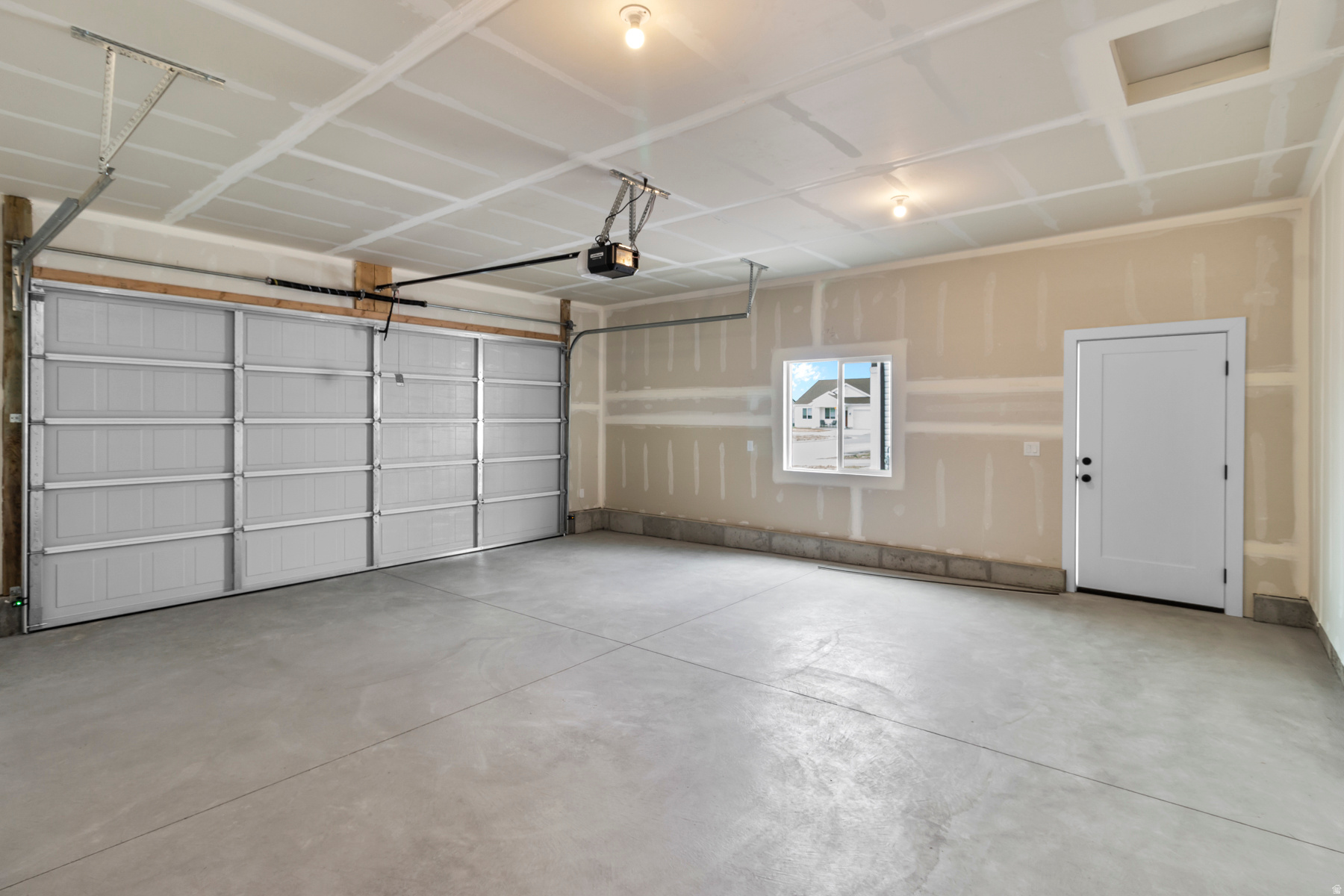 ENVISION ESTATES - Residential