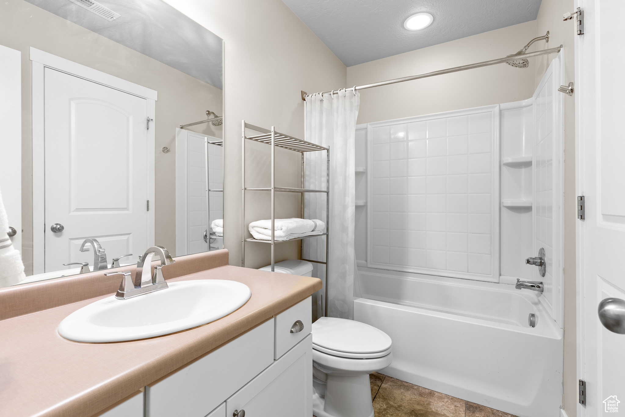 VIEWS AT EAGLEWOOD VILLAGE - Residential