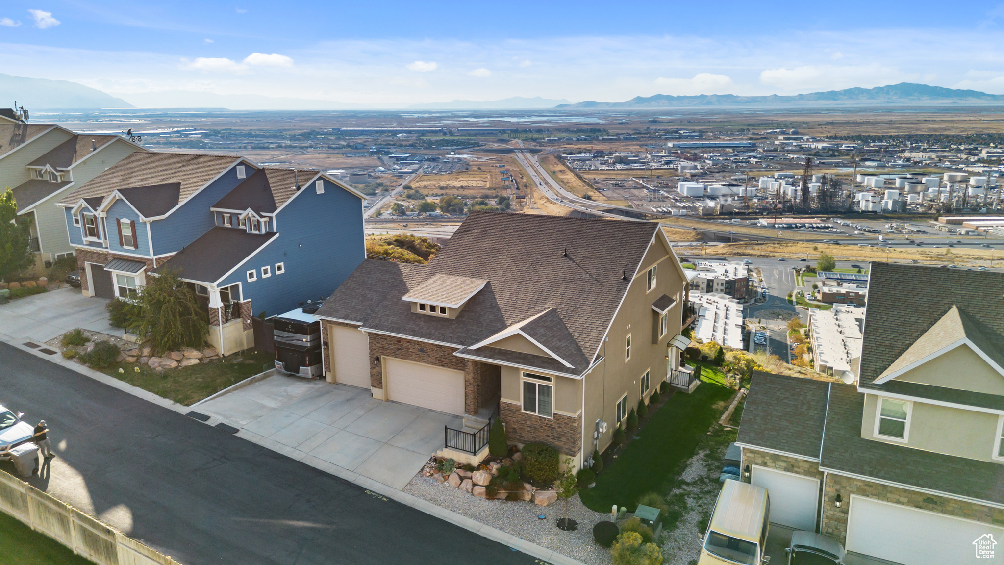 VIEWS AT EAGLEWOOD VILLAGE - Residential