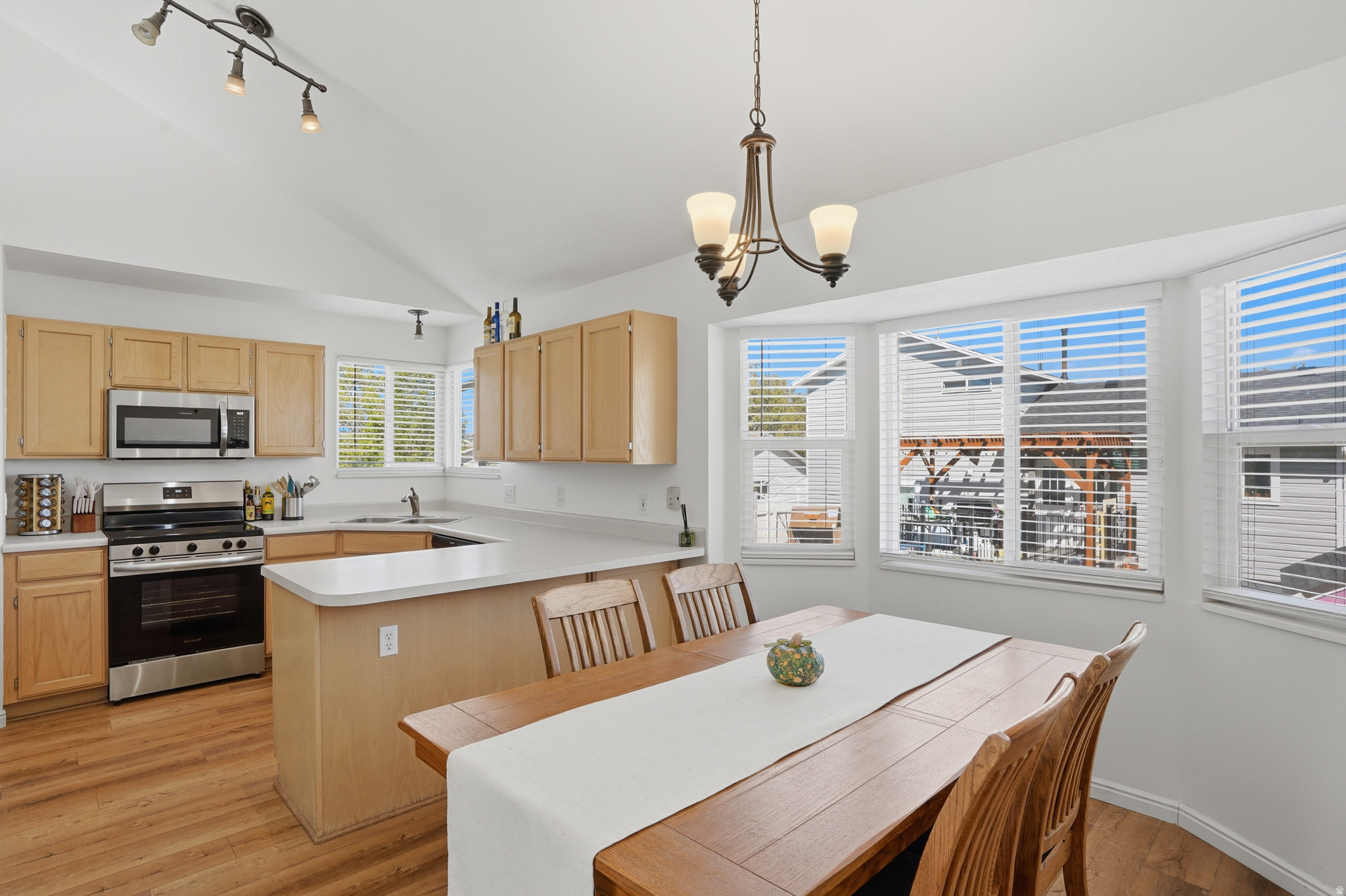 WALNUT HILLS - Residential