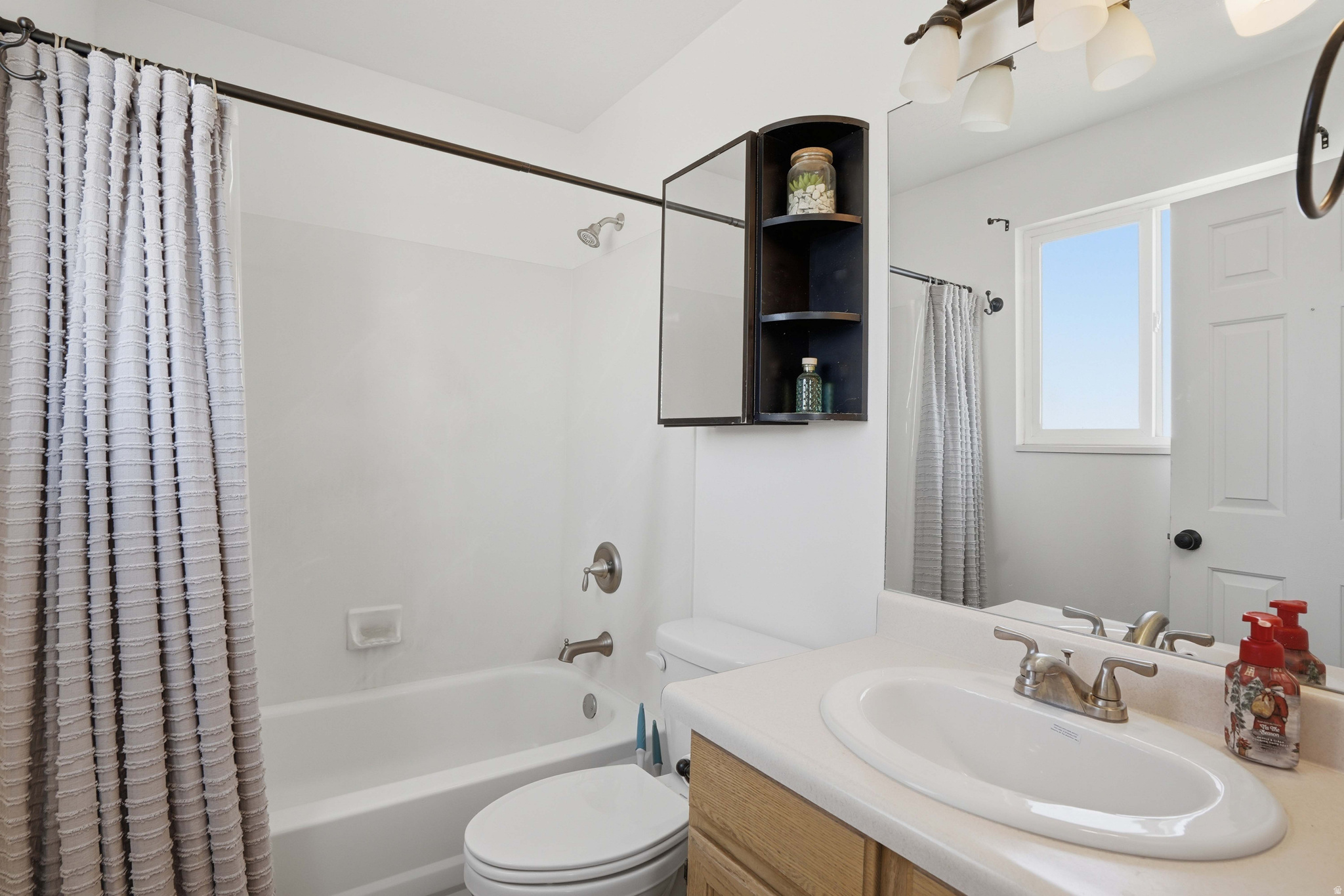 WALNUT HILLS - Residential