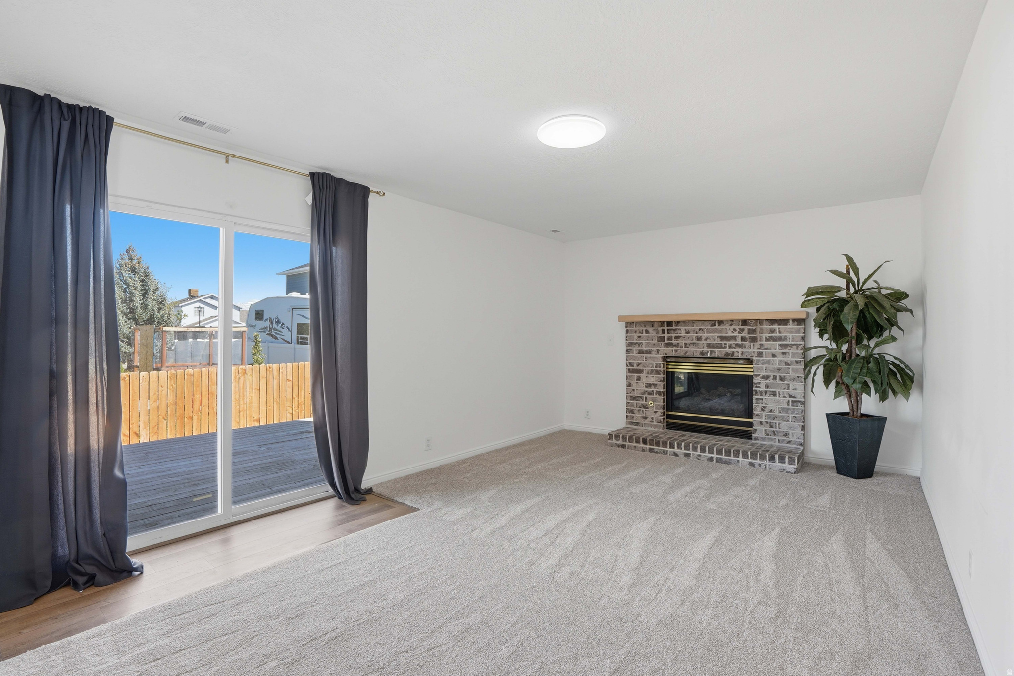 WALNUT HILLS - Residential
