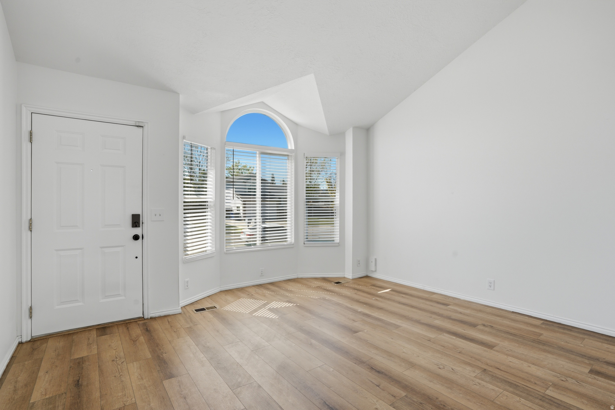 WALNUT HILLS - Residential